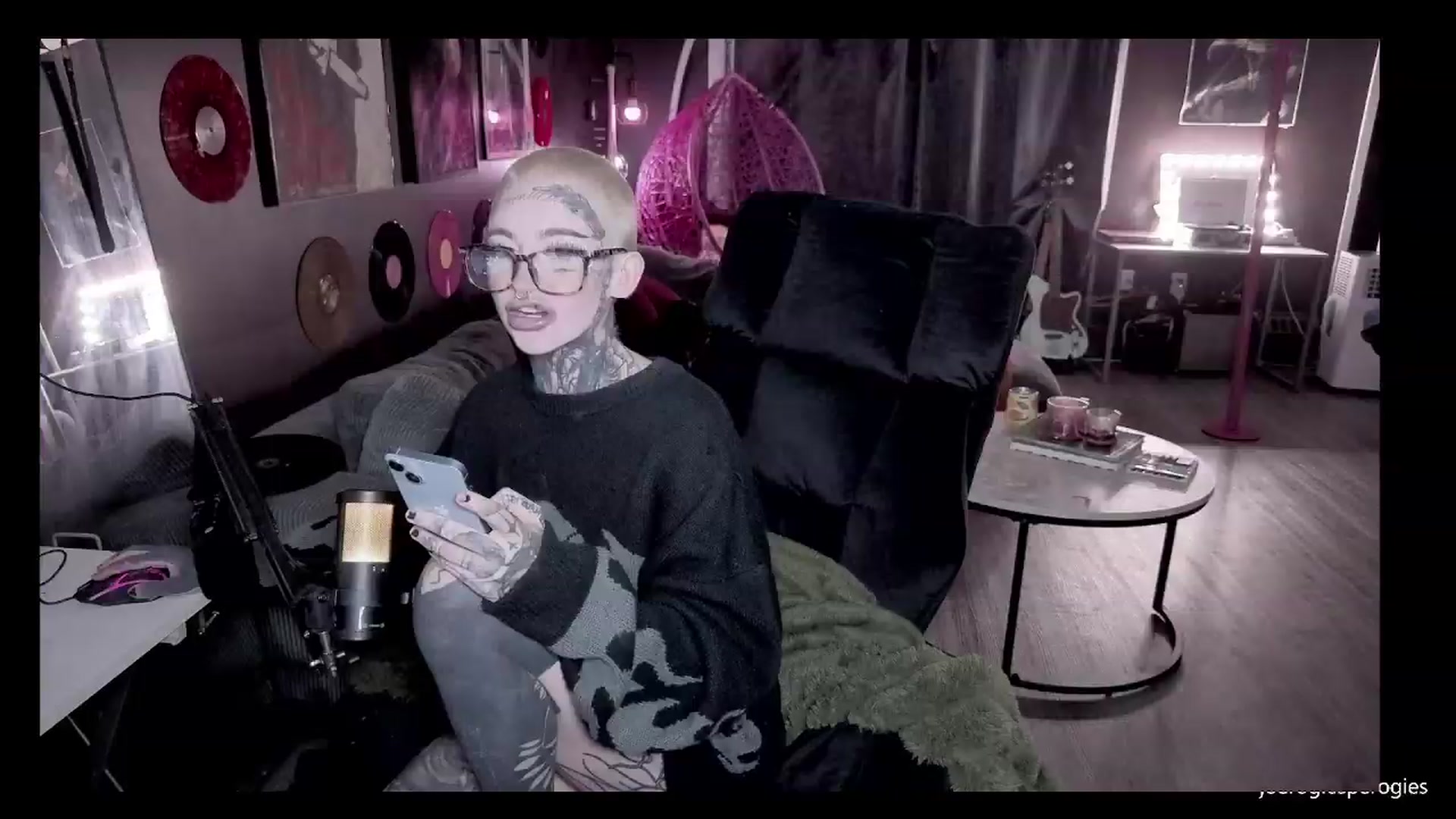 Gallery image thumbnail from Tattoobambi's myfreecams stream on, 08/09/2026, 02:11 image 18 of 20