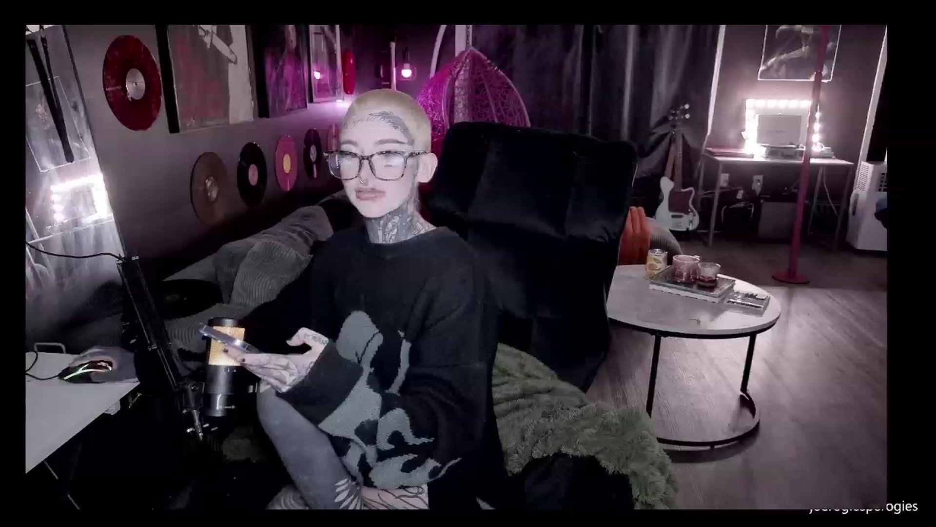 Gallery image thumbnail from Tattoobambi's myfreecams stream on, 08/09/2026, 02:11 image 20 of 20