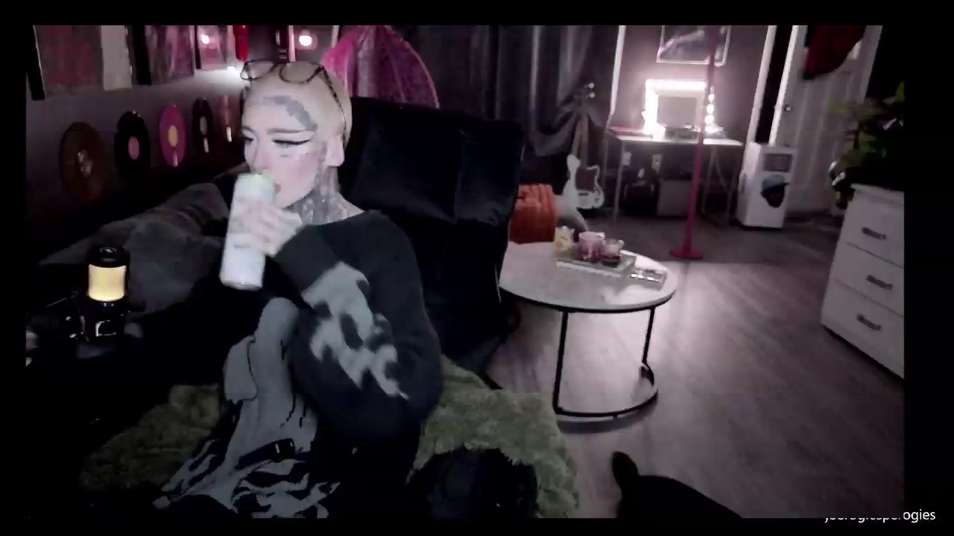 Gallery image thumbnail from Tattoobambi's myfreecams stream on, 08/09/2026, 02:11 image 3 of 20