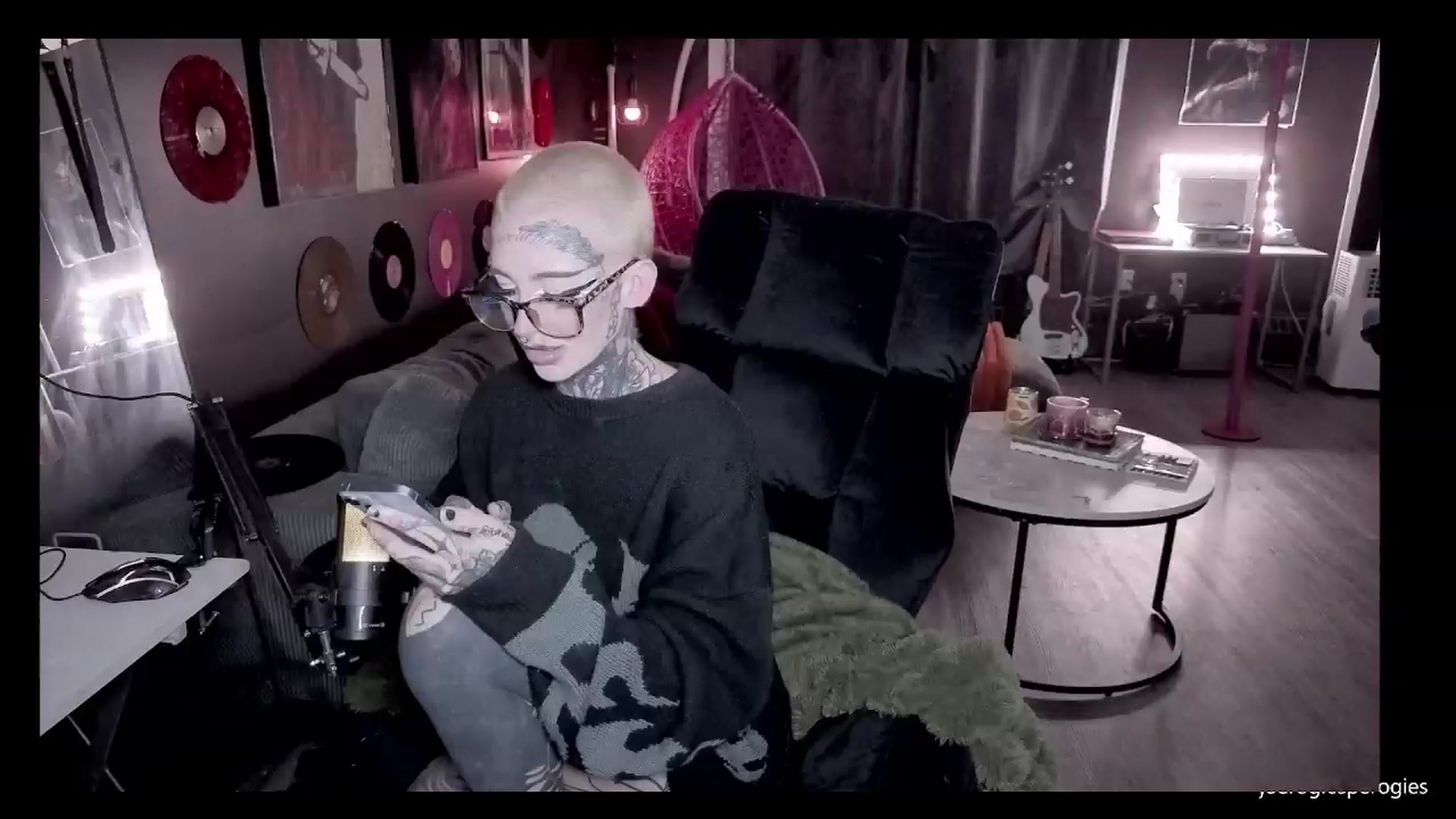 Gallery image thumbnail from Tattoobambi's myfreecams stream on, 08/09/2026, 02:11 image 19 of 20