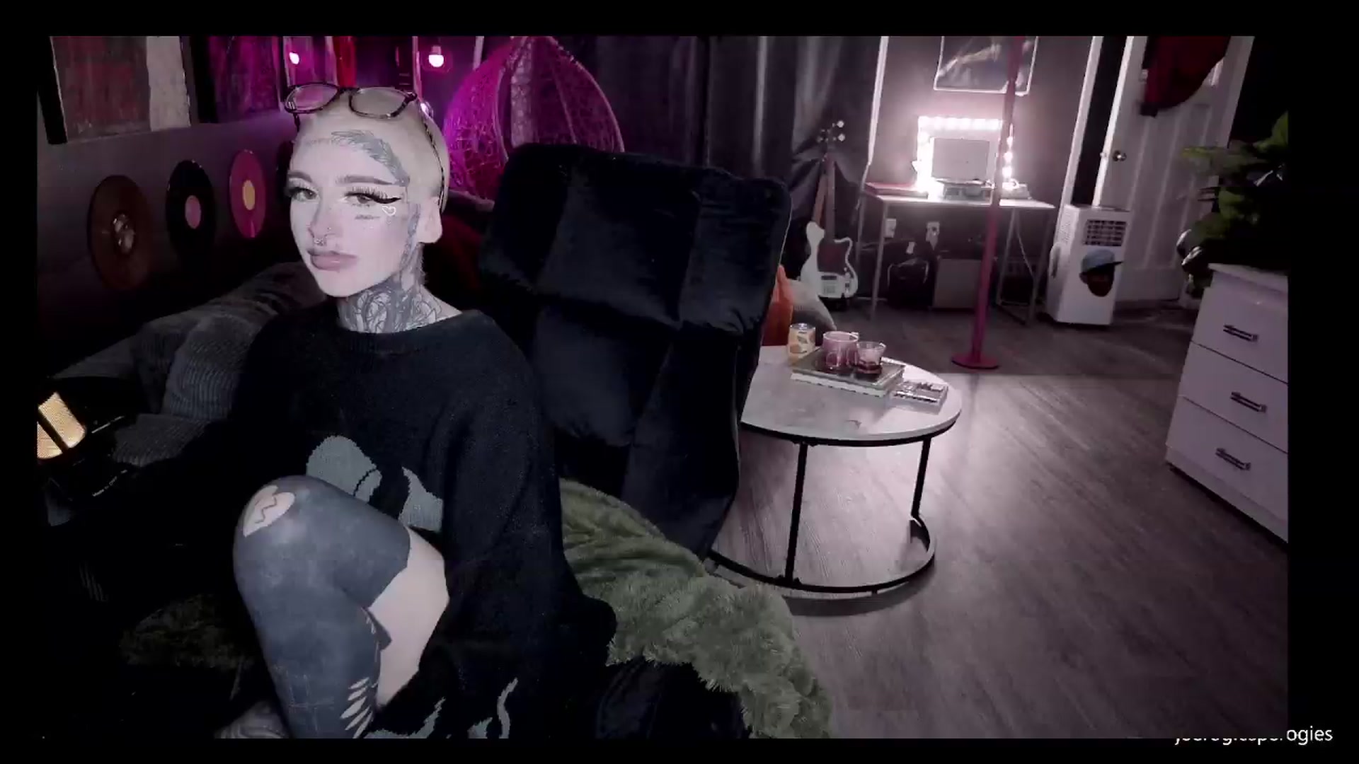 Gallery image thumbnail from Tattoobambi's myfreecams stream on, 08/09/2026, 02:11 image 9 of 20