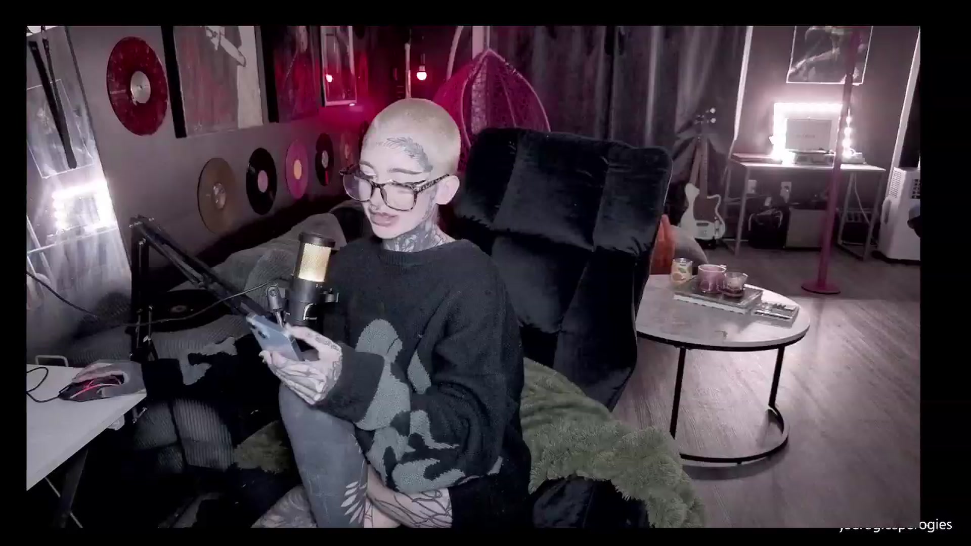 Gallery image thumbnail from Tattoobambi's myfreecams stream on, 08/09/2026, 02:11 image 15 of 20