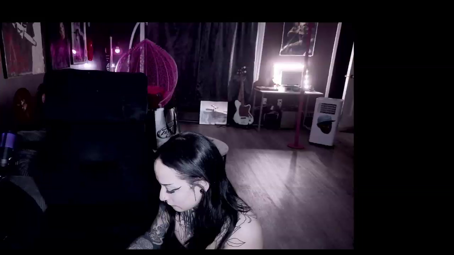 Gallery image thumbnail from Tattoobambi's myfreecams stream on, 08/16/2026, 03:47 image 18 of 20