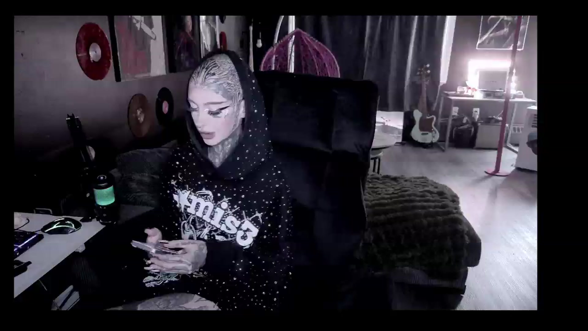 Gallery image thumbnail from Tattoobambi's myfreecams stream on, 08/16/2026, 23:32 image 4 of 20