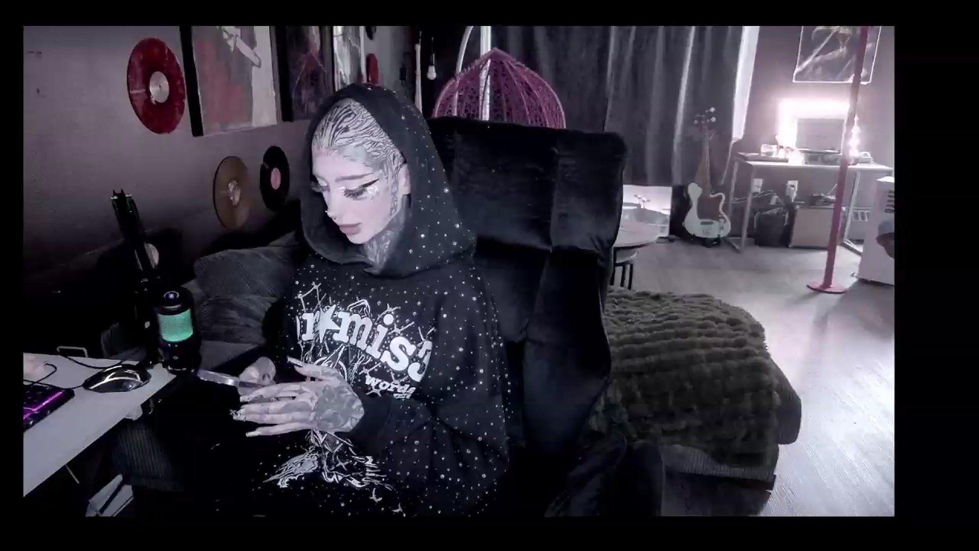 Gallery image thumbnail from Tattoobambi's myfreecams stream on, 08/16/2026, 23:32 image 15 of 20