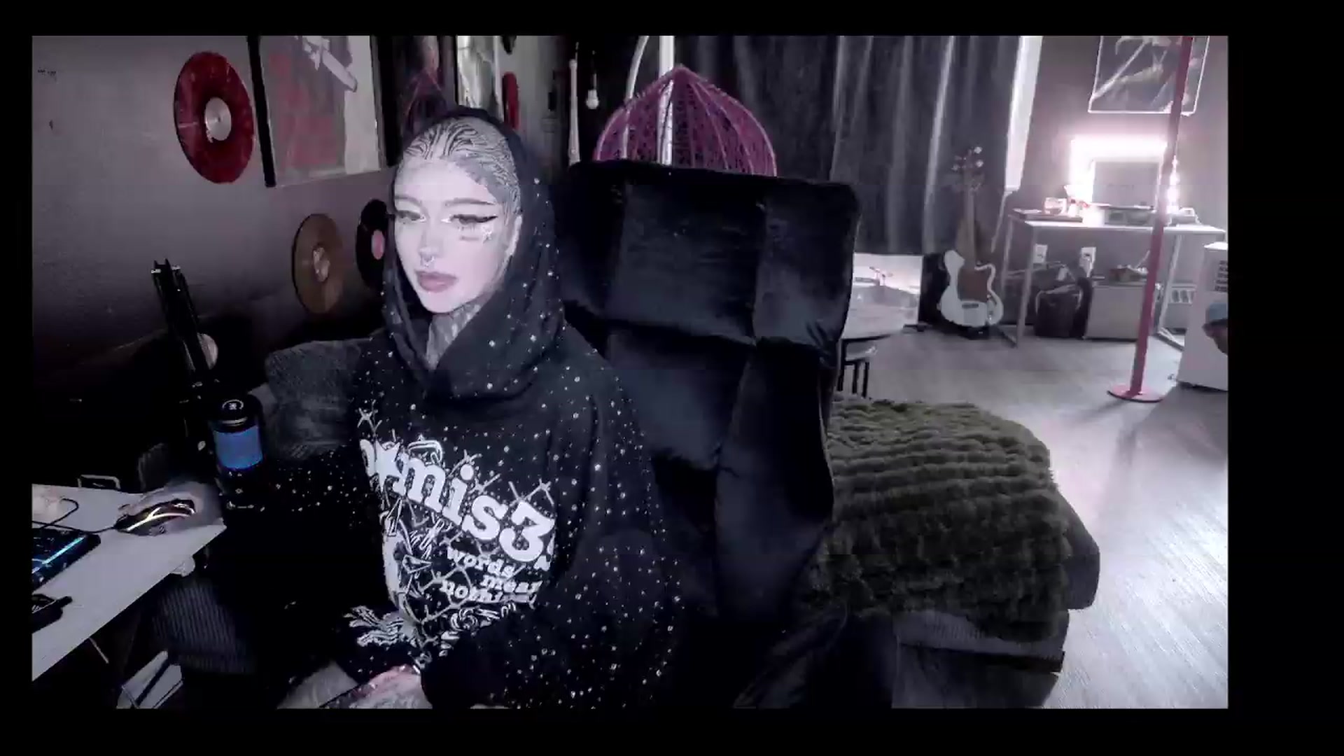 Gallery image thumbnail from Tattoobambi's myfreecams stream on, 08/16/2026, 23:32 image 3 of 20