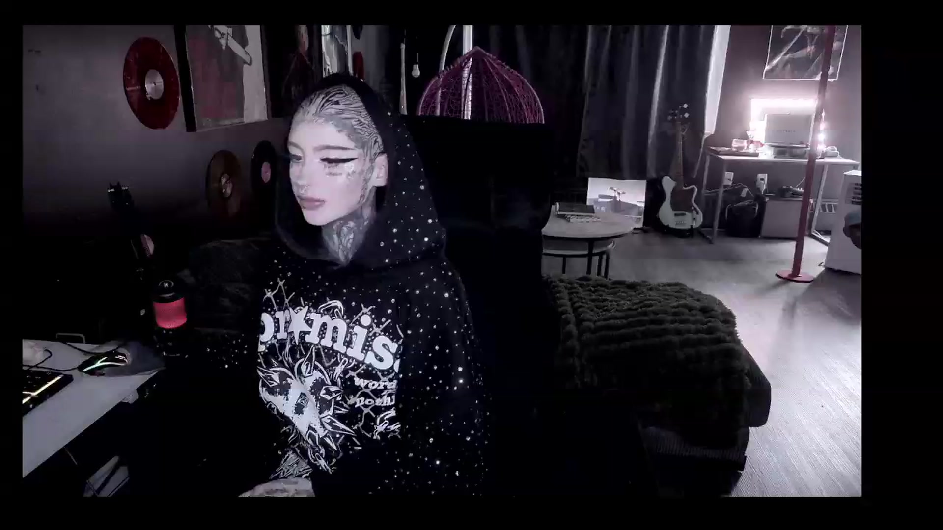 Gallery image thumbnail from Tattoobambi's myfreecams stream on, 08/16/2026, 23:32 image 17 of 20