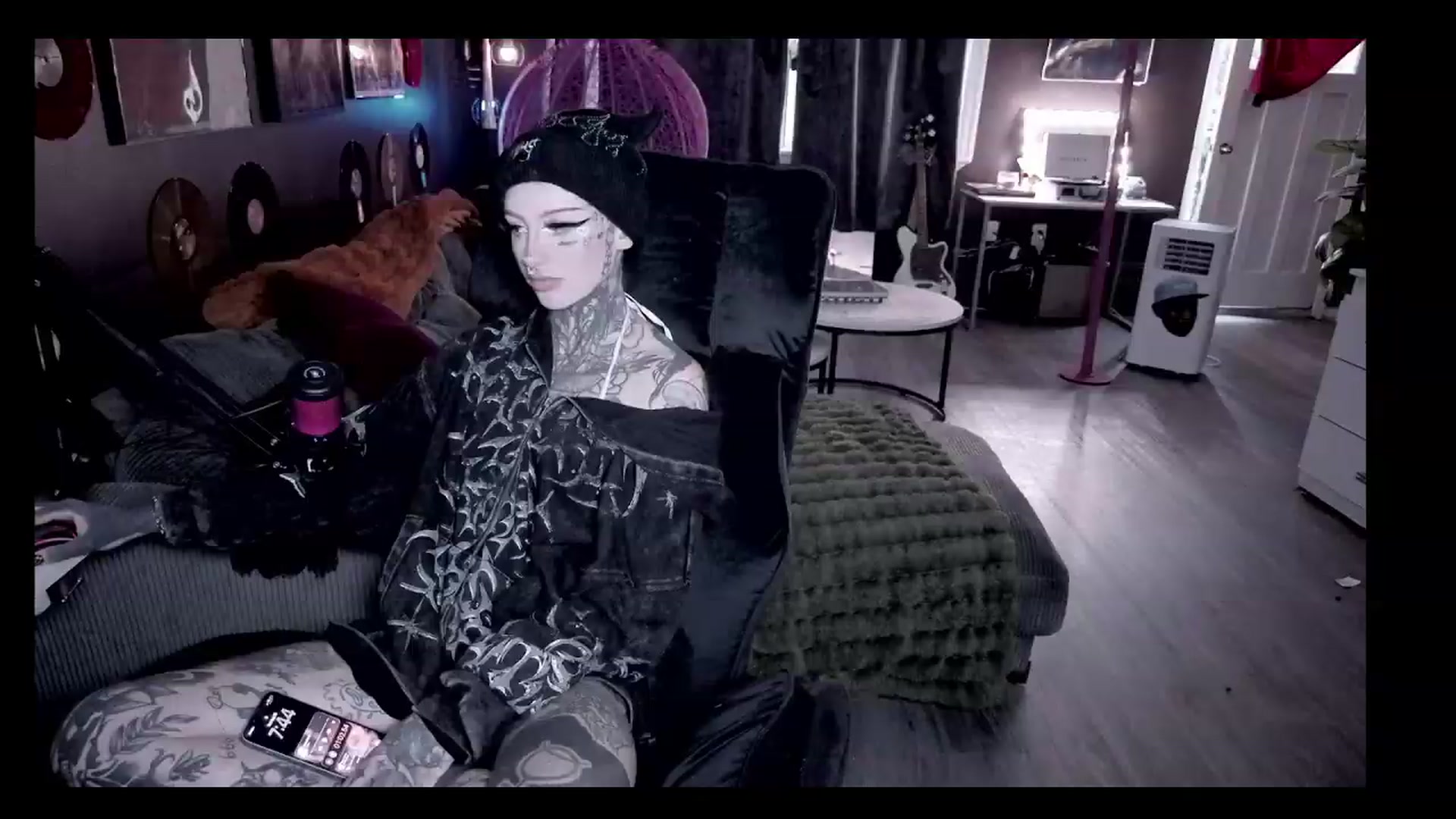 Gallery image thumbnail from Tattoobambi's myfreecams stream on, 08/19/2026, 01:23 image 9 of 20