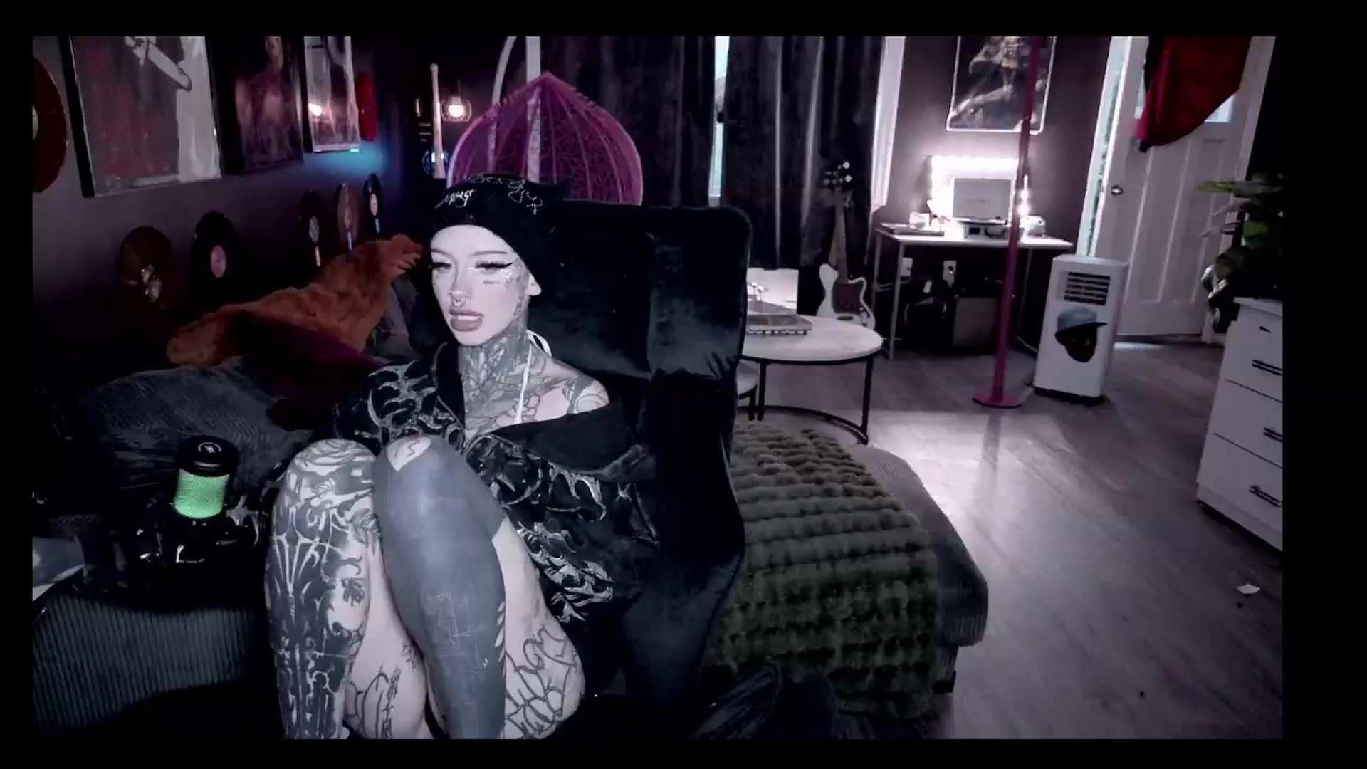Gallery image thumbnail from Tattoobambi's myfreecams stream on, 08/19/2026, 01:23 image 12 of 20