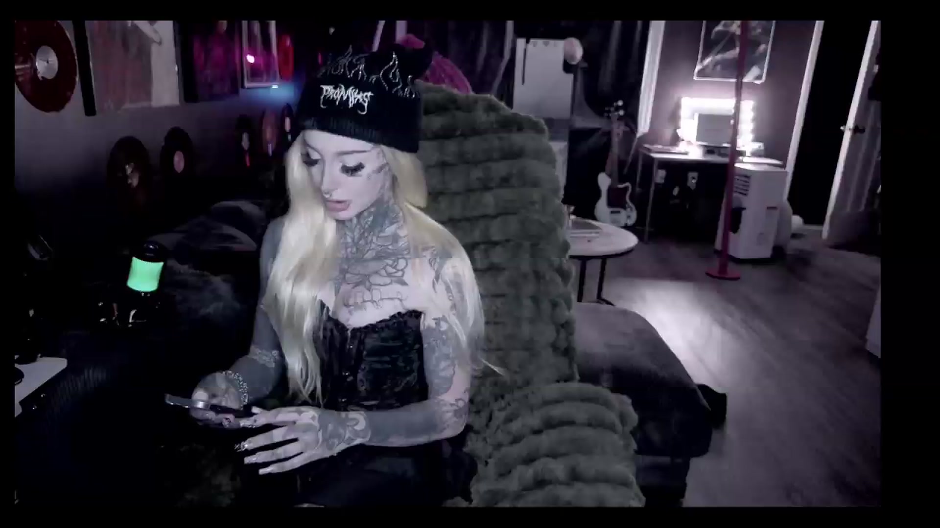 Gallery image thumbnail from Tattoobambi's myfreecams stream on, 08/24/2026, 04:37 image 14 of 20