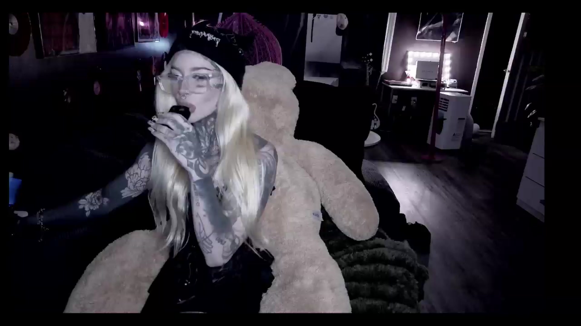 Gallery image thumbnail from Tattoobambi's myfreecams stream on, 08/24/2026, 04:37 image 17 of 20