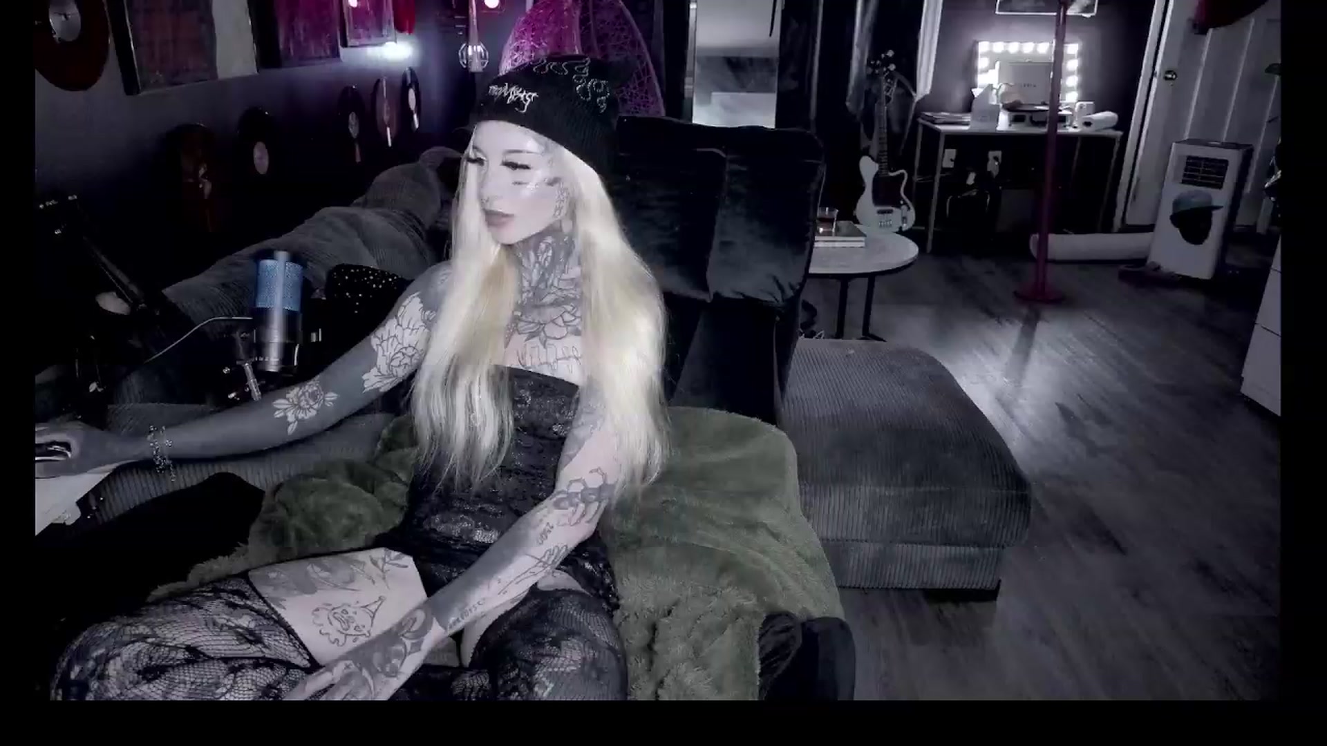 Gallery image thumbnail from Tattoobambi's myfreecams stream on, 08/25/2026, 01:54 image 2 of 20