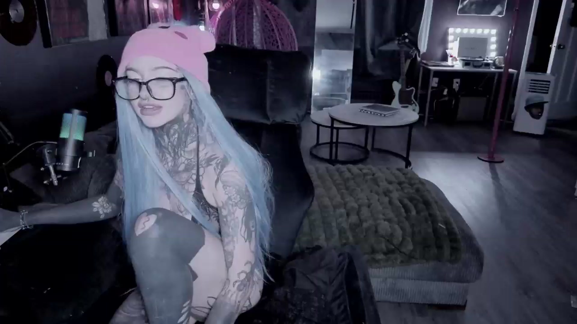 Gallery image thumbnail from Tattoobambi's myfreecams stream on, 08/30/2026, 04:00 image 4 of 20