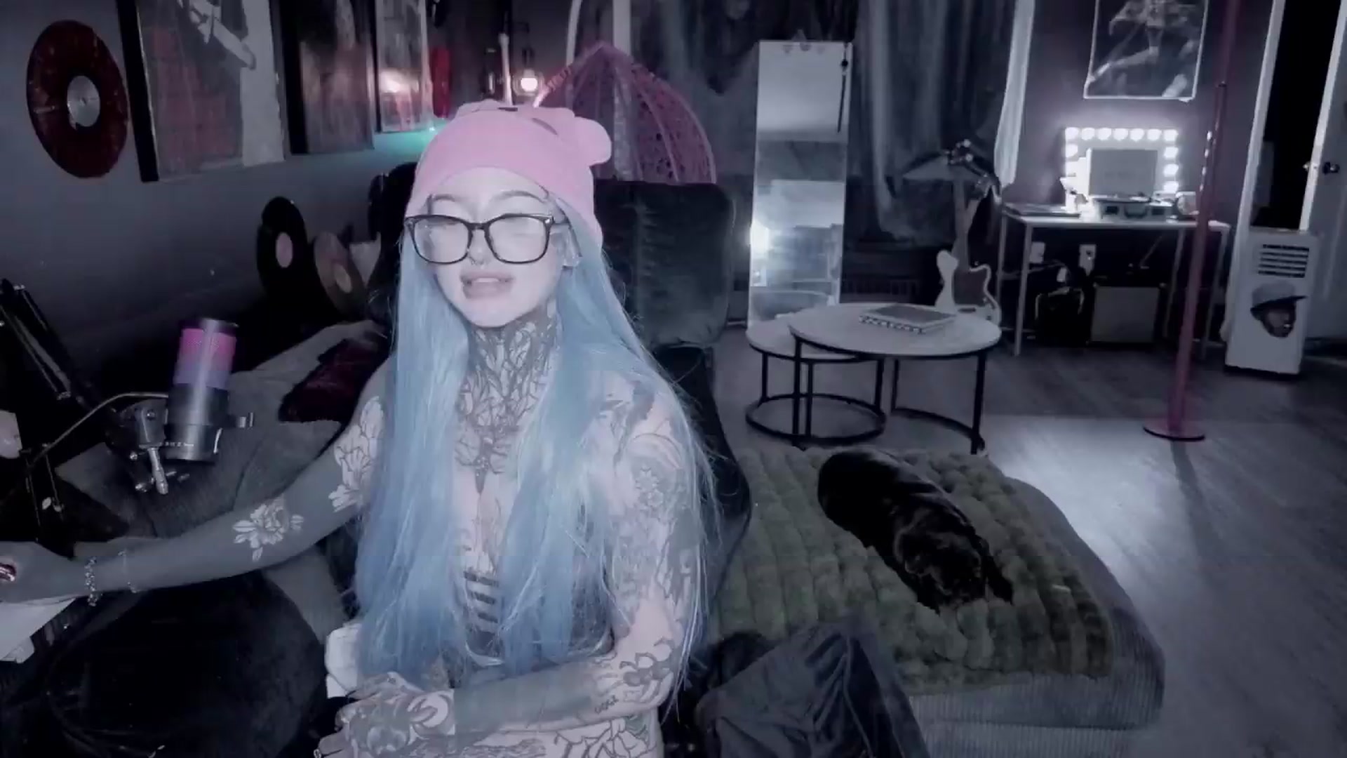 Gallery image thumbnail from Tattoobambi's myfreecams stream on, 08/30/2026, 04:00 image 12 of 20