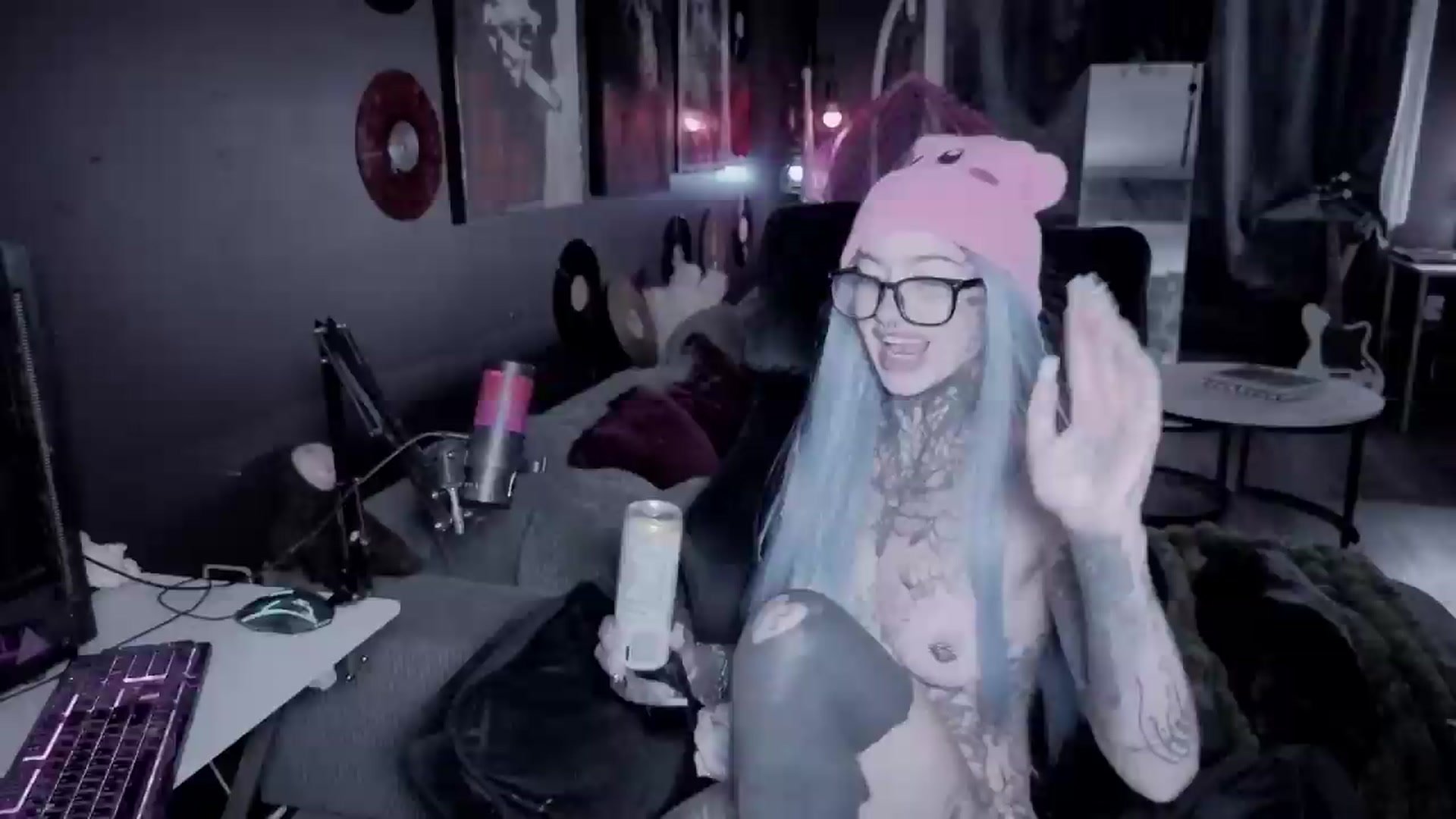Gallery image thumbnail from Tattoobambi's myfreecams stream on, 08/30/2026, 04:00 image 16 of 20
