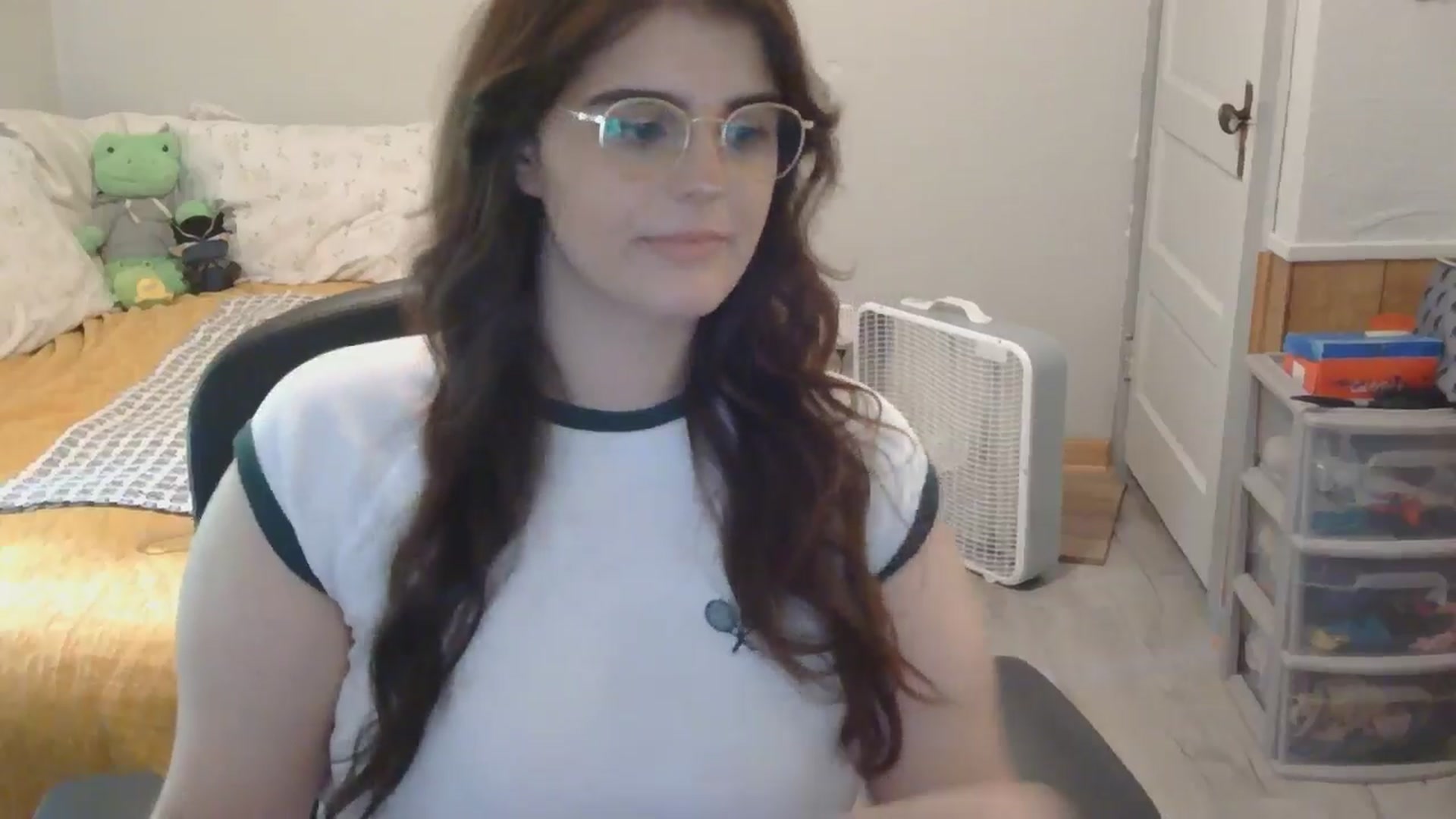Gallery image thumbnail from TayExe's myfreecams stream on, 07/06/2025, 20:32 image 16 of 20