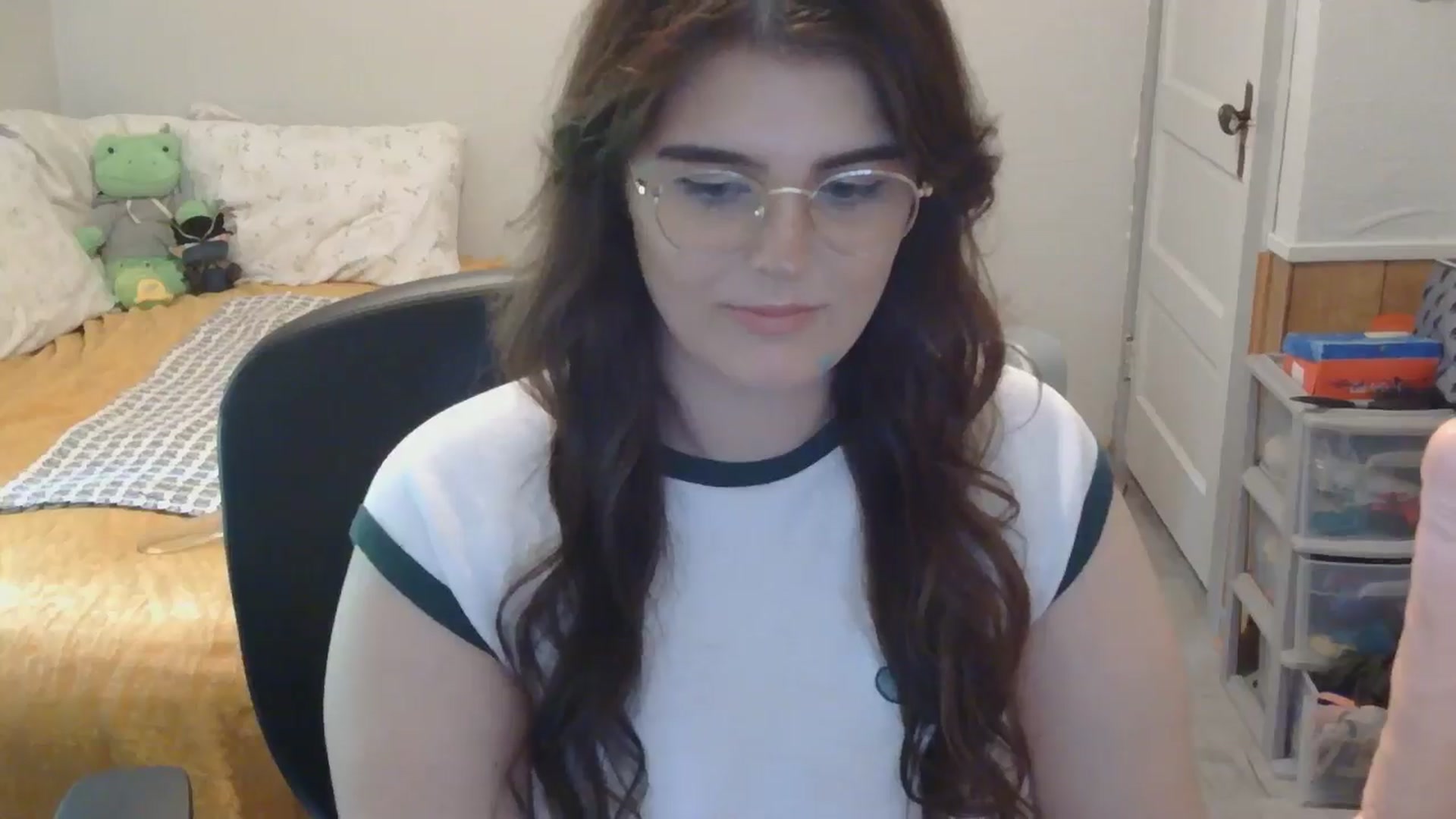 Gallery image thumbnail from TayExe's myfreecams stream on, 07/06/2025, 20:32 image 2 of 20