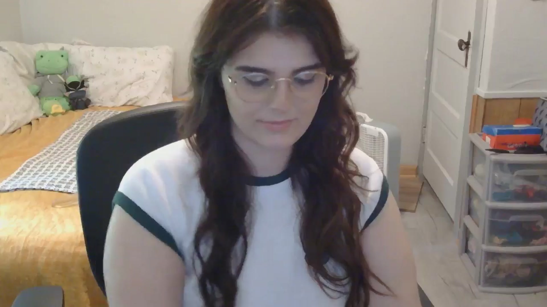 Gallery image thumbnail from TayExe's myfreecams stream on, 07/06/2025, 20:32 image 17 of 20