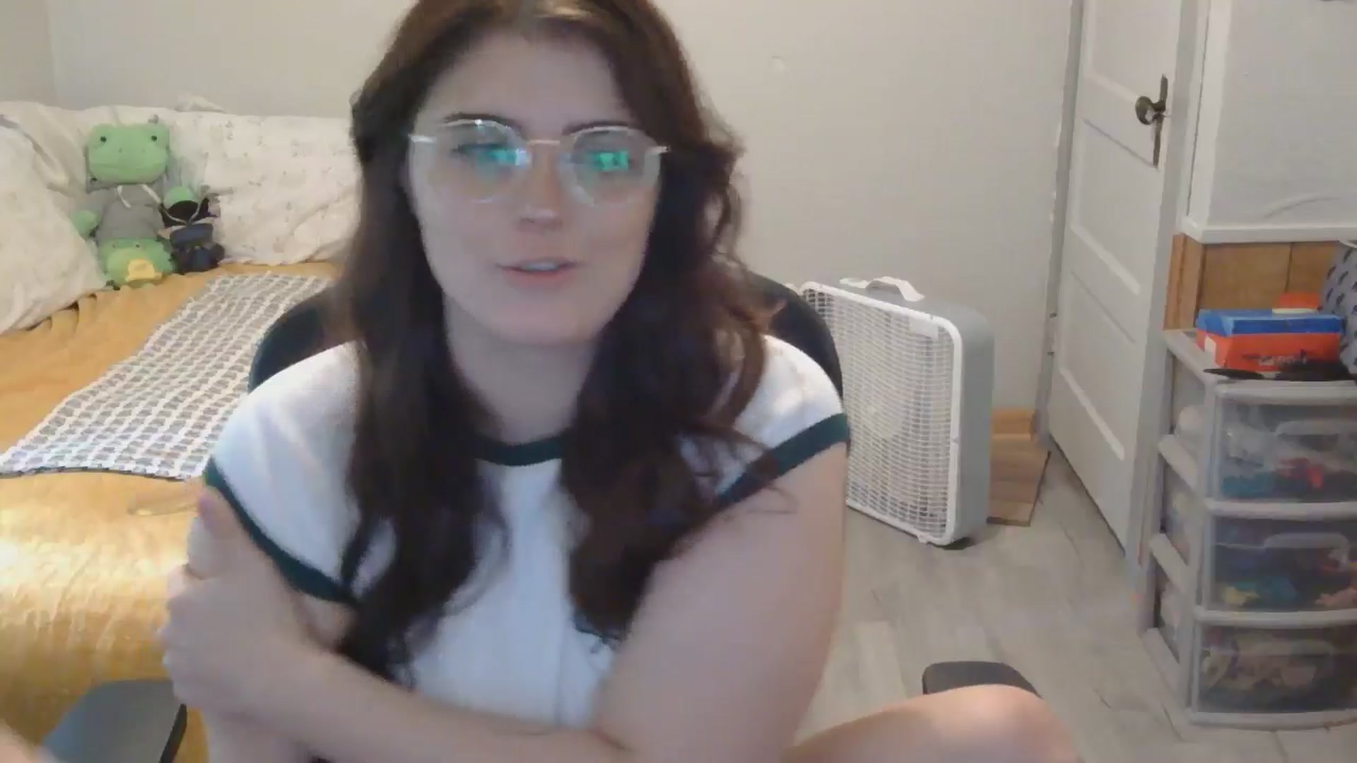 Gallery image thumbnail from TayExe's myfreecams stream on, 07/06/2025, 20:32 image 12 of 20