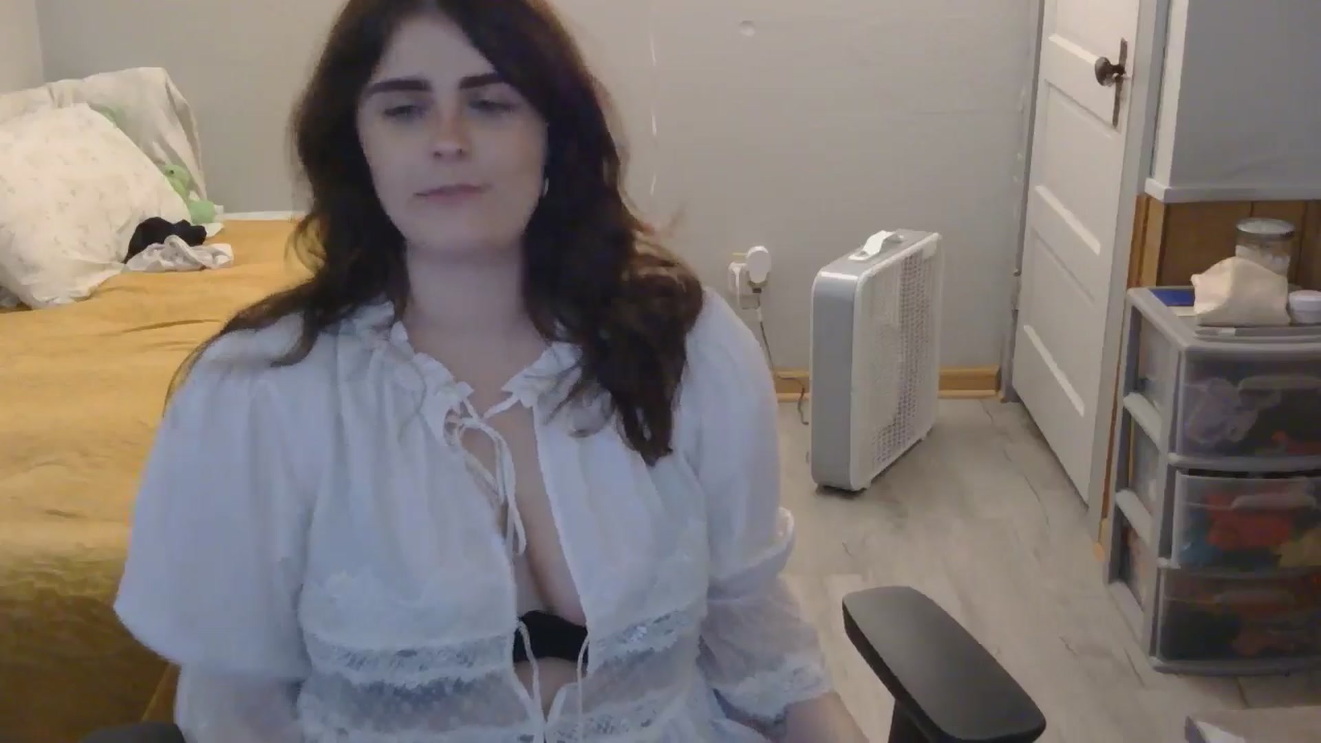 Gallery image thumbnail from TayExe's myfreecams stream on, 08/20/2025, 17:27 image 8 of 20