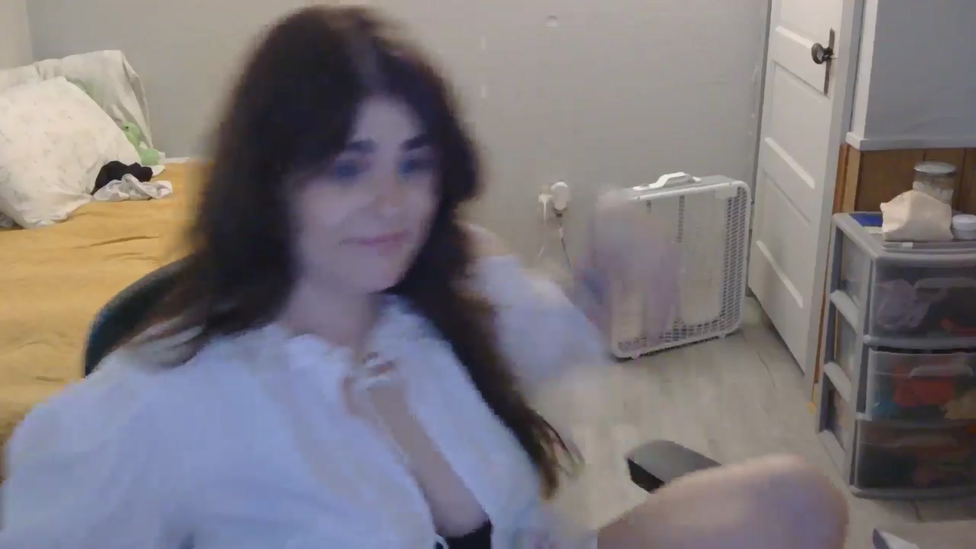 Gallery image thumbnail from TayExe's myfreecams stream on, 08/20/2025, 18:00 image 4 of 20