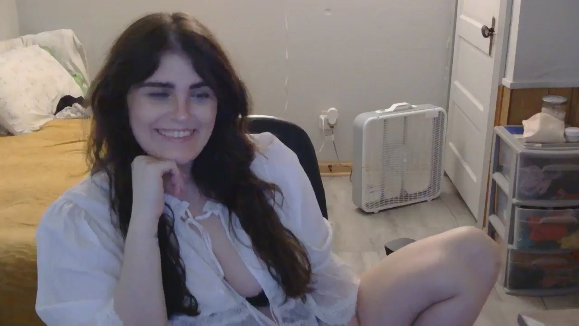Gallery image thumbnail from TayExe's myfreecams stream on, 08/20/2025, 18:00 image 2 of 20