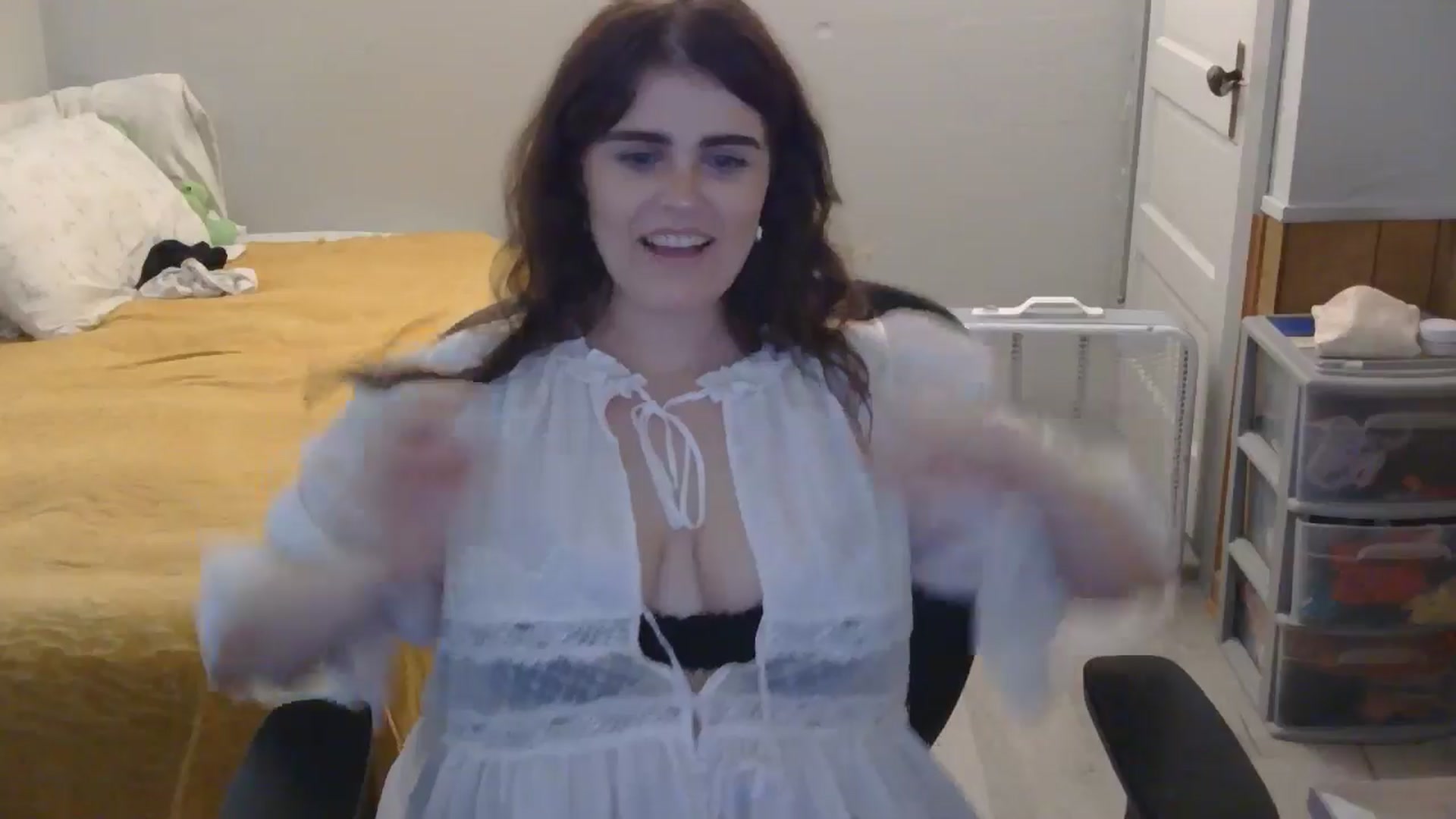 Gallery image thumbnail from TayExe's myfreecams stream on, 08/20/2025, 18:54 image 8 of 20