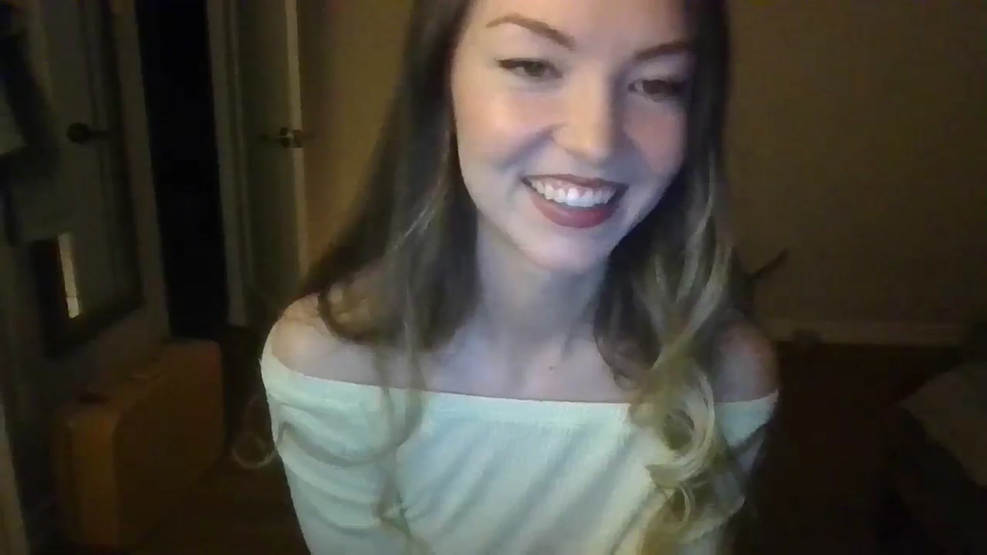 Gallery image thumbnail from TayTime's myfreecams stream on, 10/28/2023, 03:20 image 8 of 20