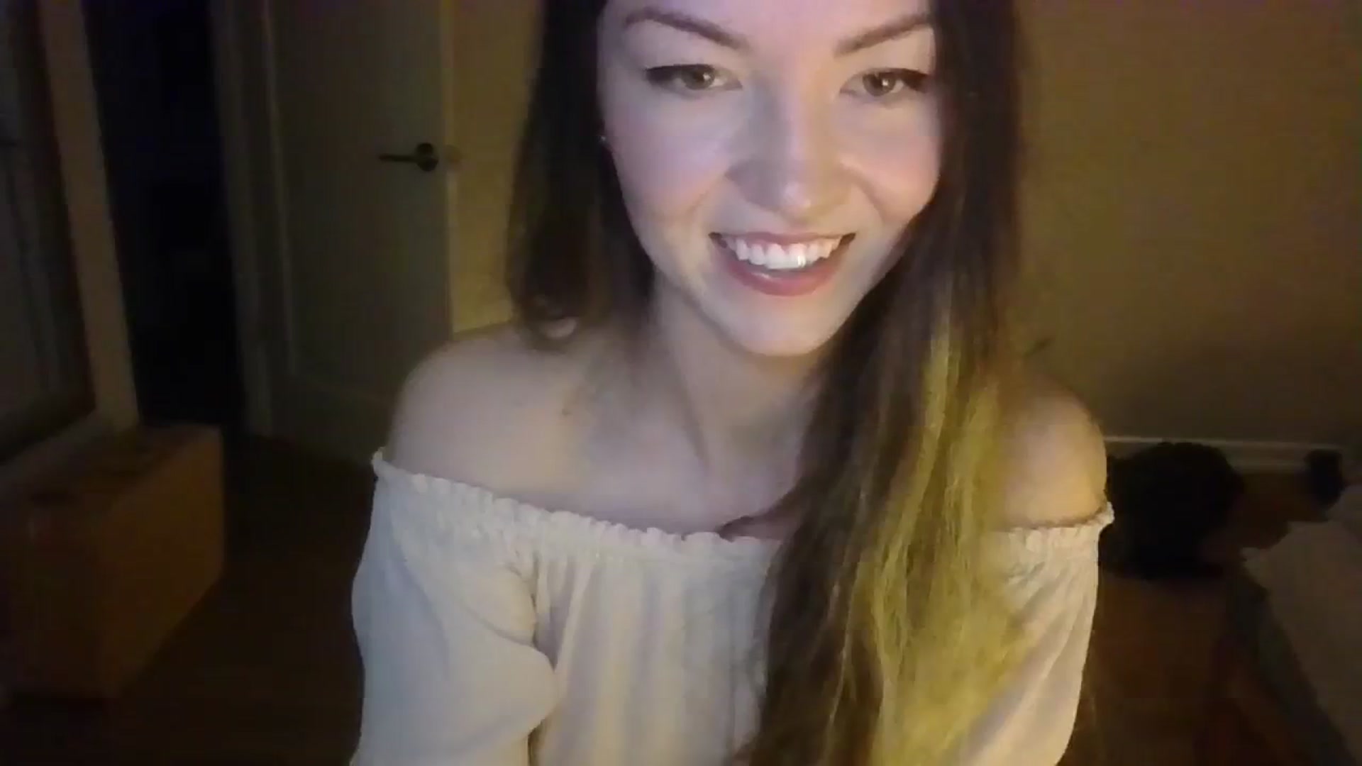 Gallery image thumbnail from TayTime's myfreecams stream on, 11/04/2023, 03:06 image 17 of 20