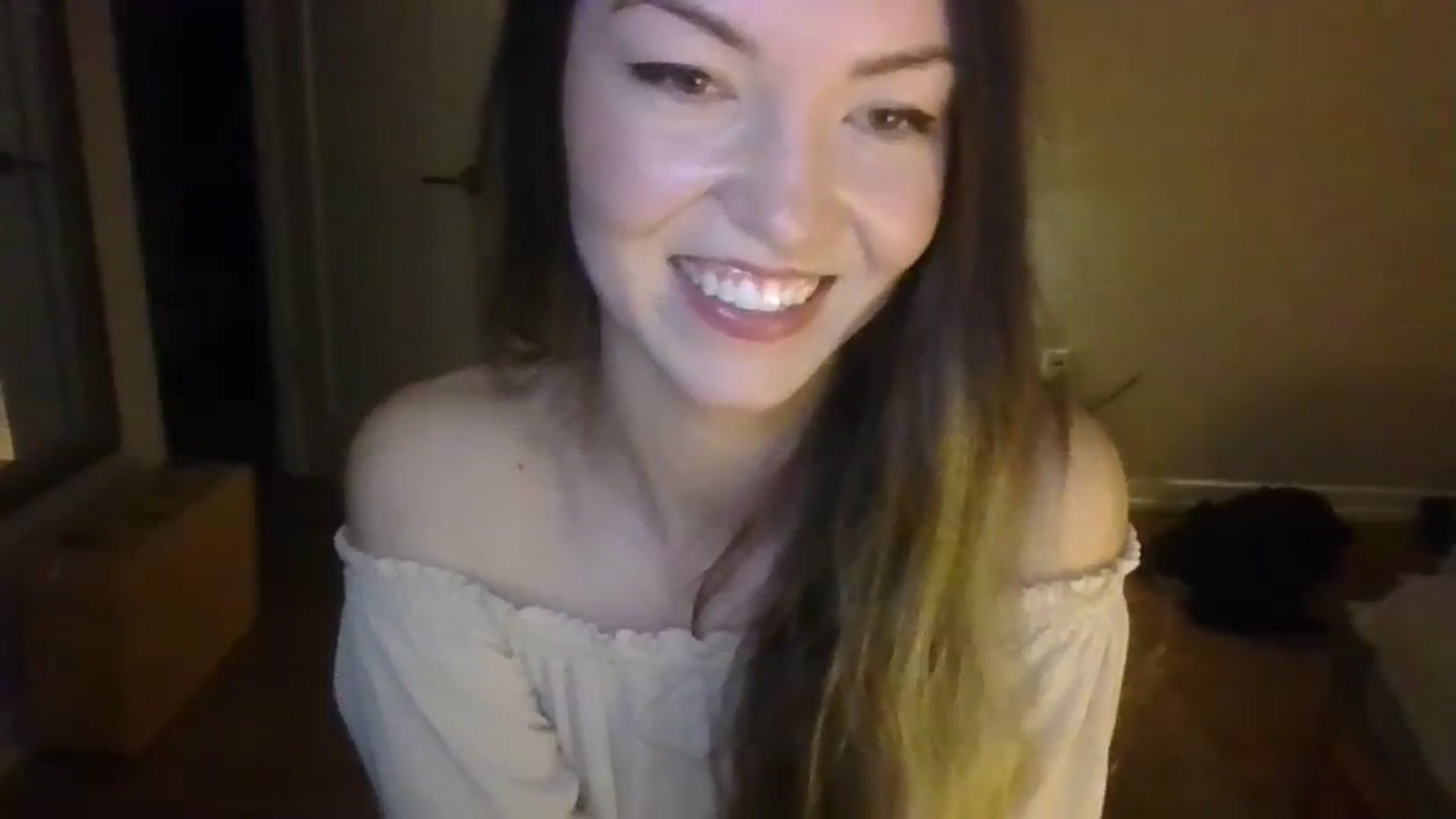 Gallery image thumbnail from TayTime's myfreecams stream on, 11/04/2023, 03:06 image 12 of 20