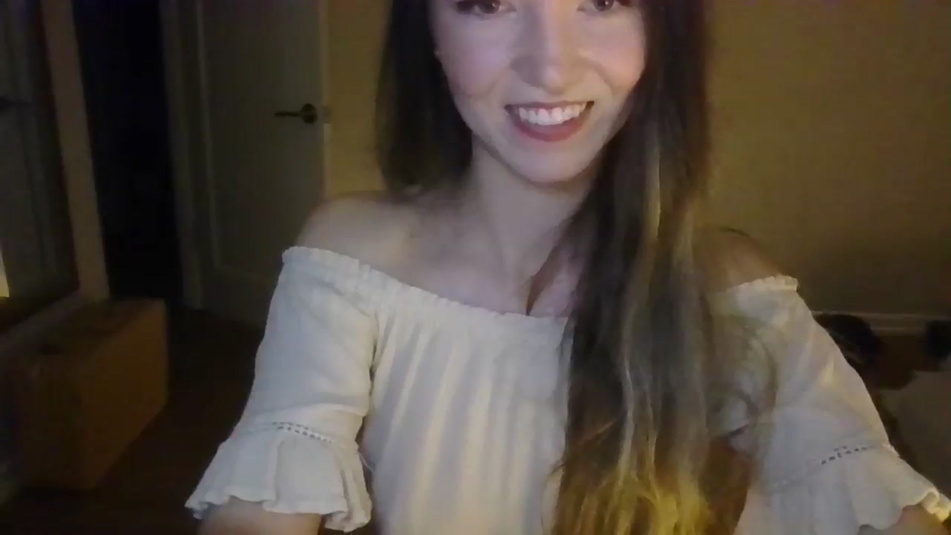 Gallery image thumbnail from TayTime's myfreecams stream on, 11/04/2023, 03:06 image 13 of 20