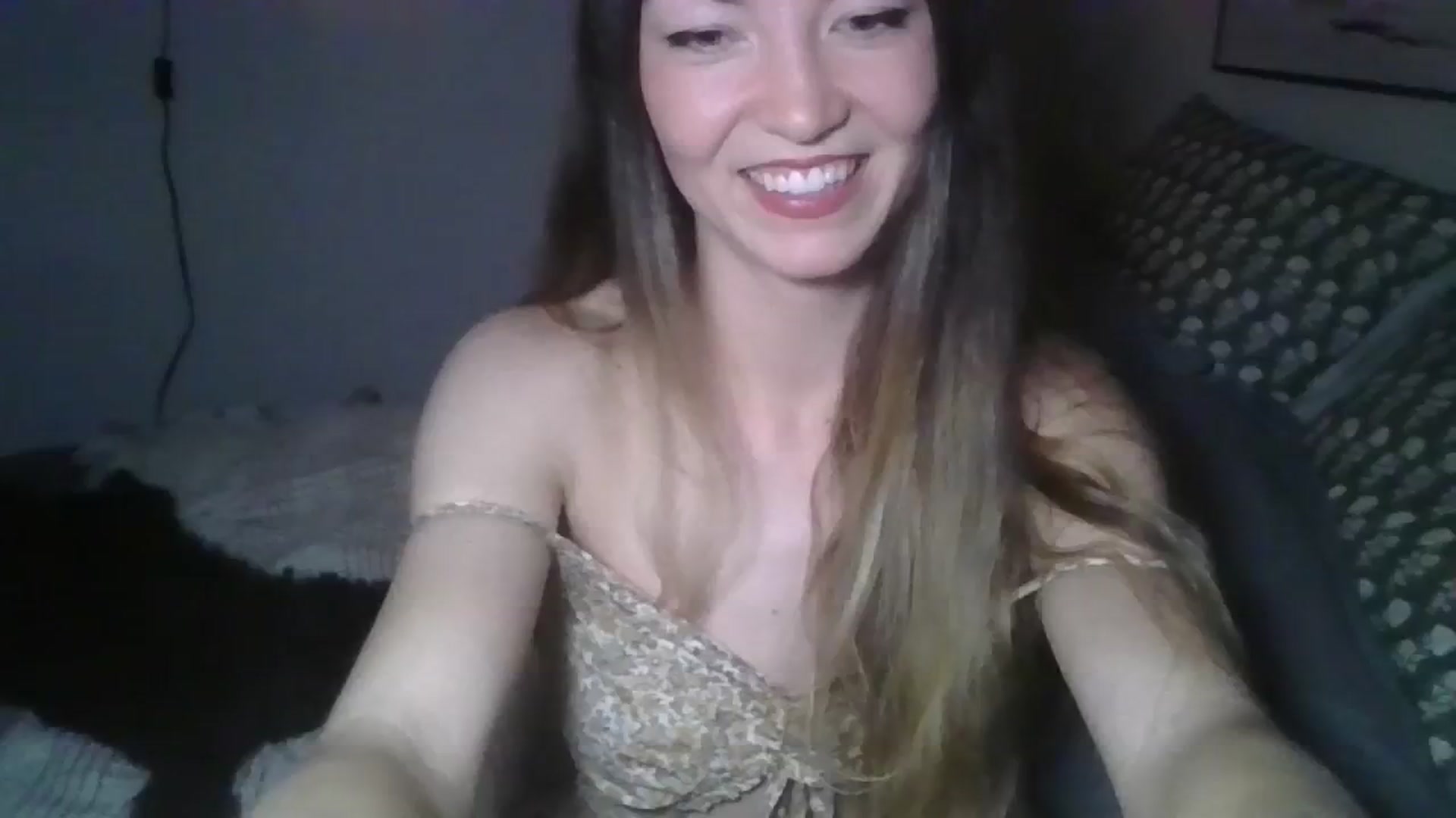 Gallery image thumbnail from TayTime's myfreecams stream on, 11/08/2023, 03:44 image 1 of 20