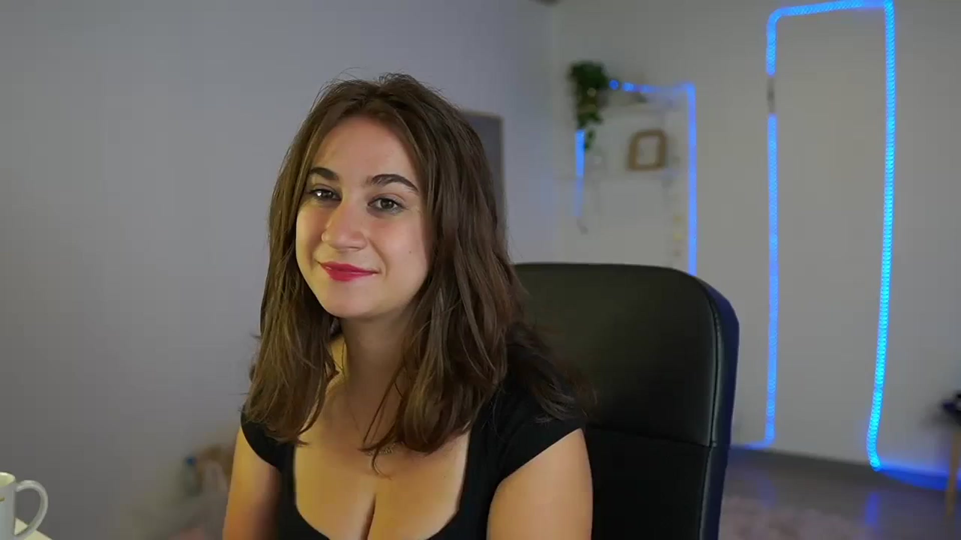 Gallery image thumbnail from Tayleee_Wood's myfreecams stream on, 10/08/2023, 09:49 image 13 of 20