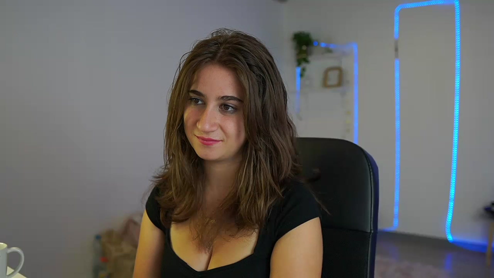 Gallery image thumbnail from Tayleee_Wood's myfreecams stream on, 10/08/2023, 10:48 image 6 of 20