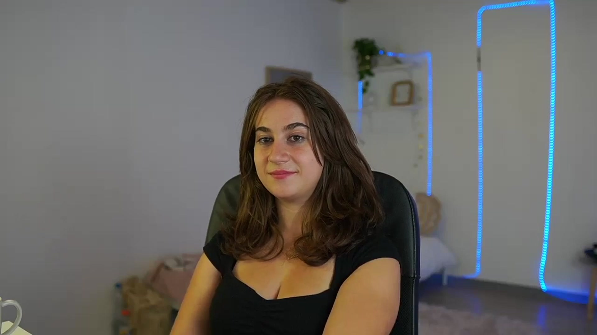 Gallery image thumbnail from Tayleee_Wood's myfreecams stream on, 10/08/2023, 12:00 image 8 of 20