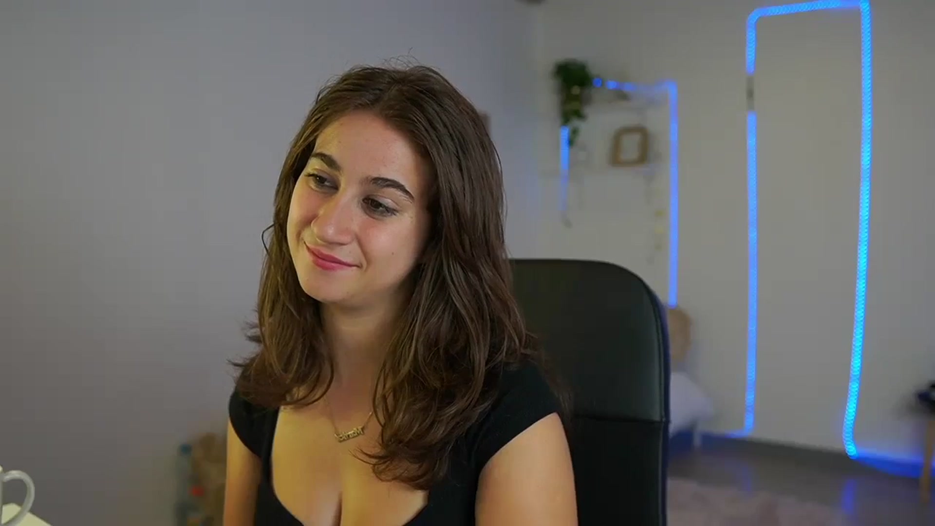 Gallery image thumbnail from Tayleee_Wood's myfreecams stream on, 10/08/2023, 12:00 image 14 of 20