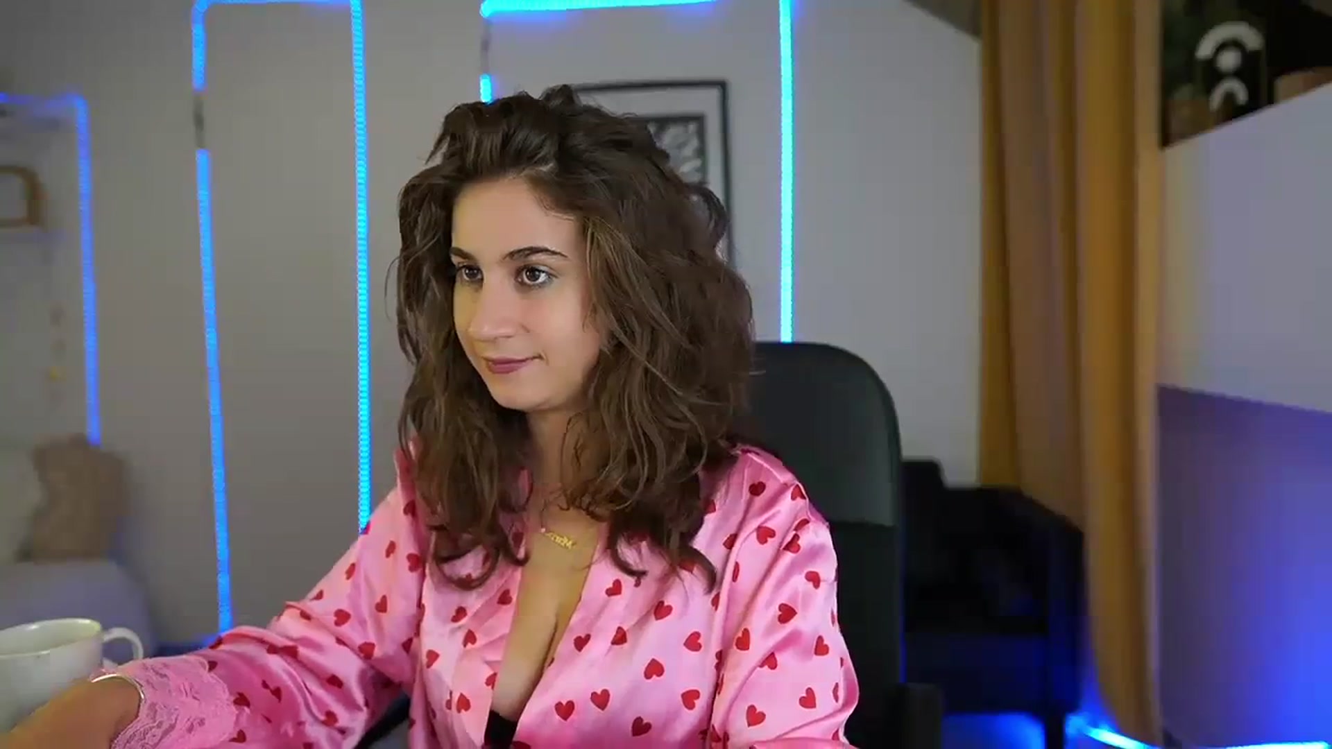 Gallery image thumbnail from Tayleee_Wood's myfreecams stream on, 10/17/2023, 10:55 image 5 of 20