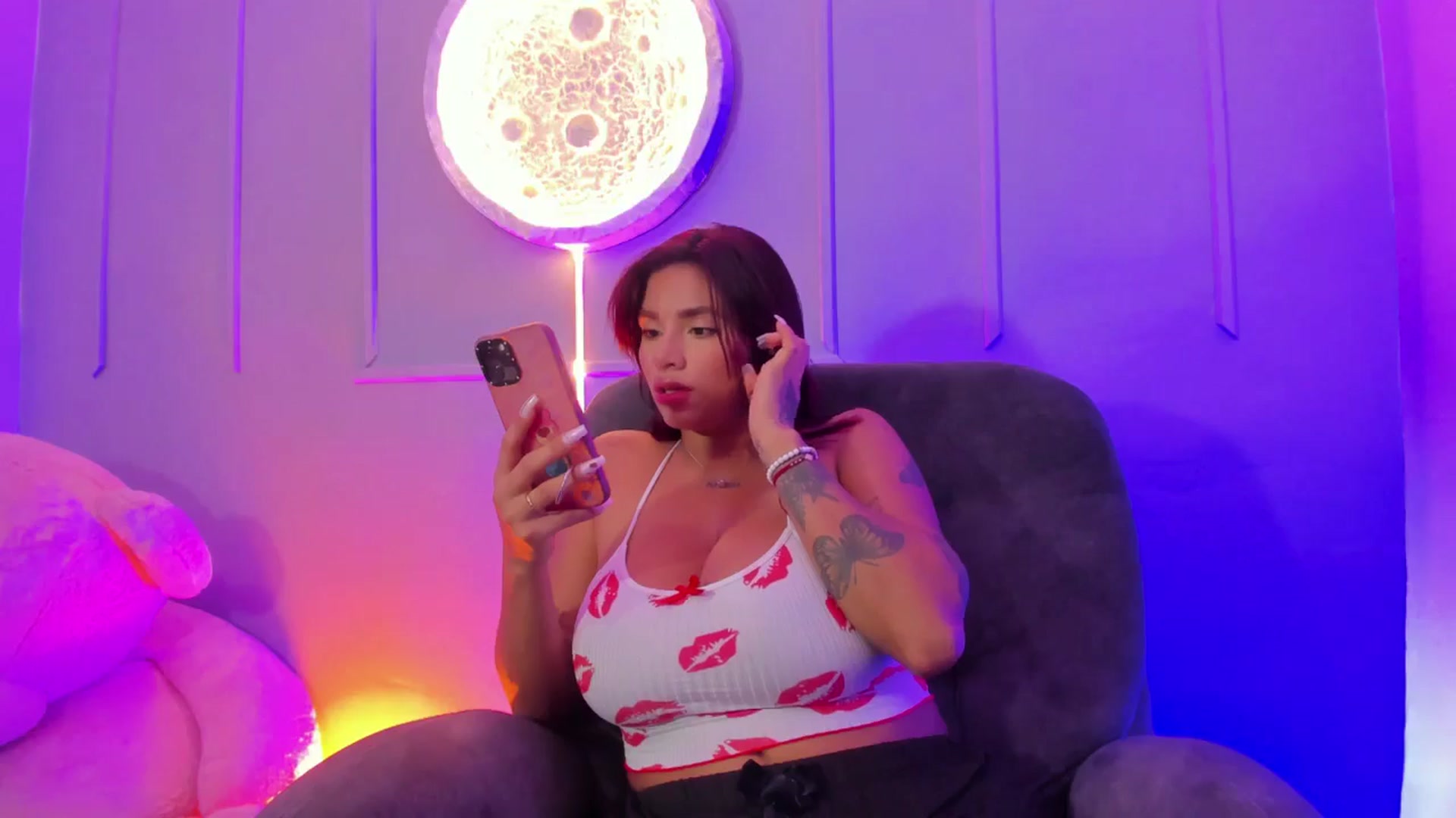 Gallery image thumbnail from TaylorDoll's myfreecams stream on, 03/09/2025, 12:53 image 6 of 20