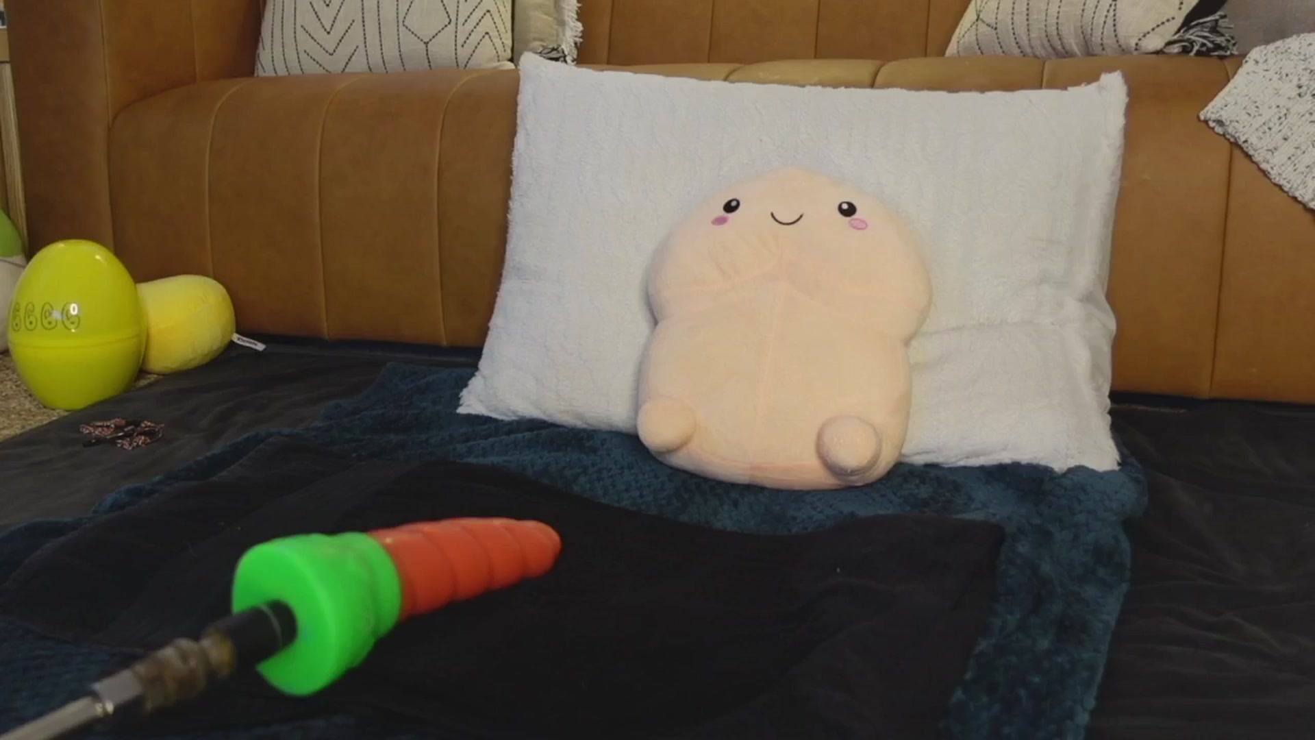 Gallery image thumbnail from TaylorLove303's myfreecams stream on, 04/20/2025, 15:04 image 6 of 20