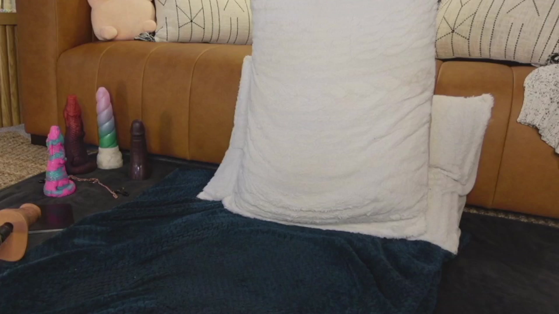 Gallery image thumbnail from TaylorLove303's myfreecams stream on, 04/22/2025, 15:07 image 2 of 20