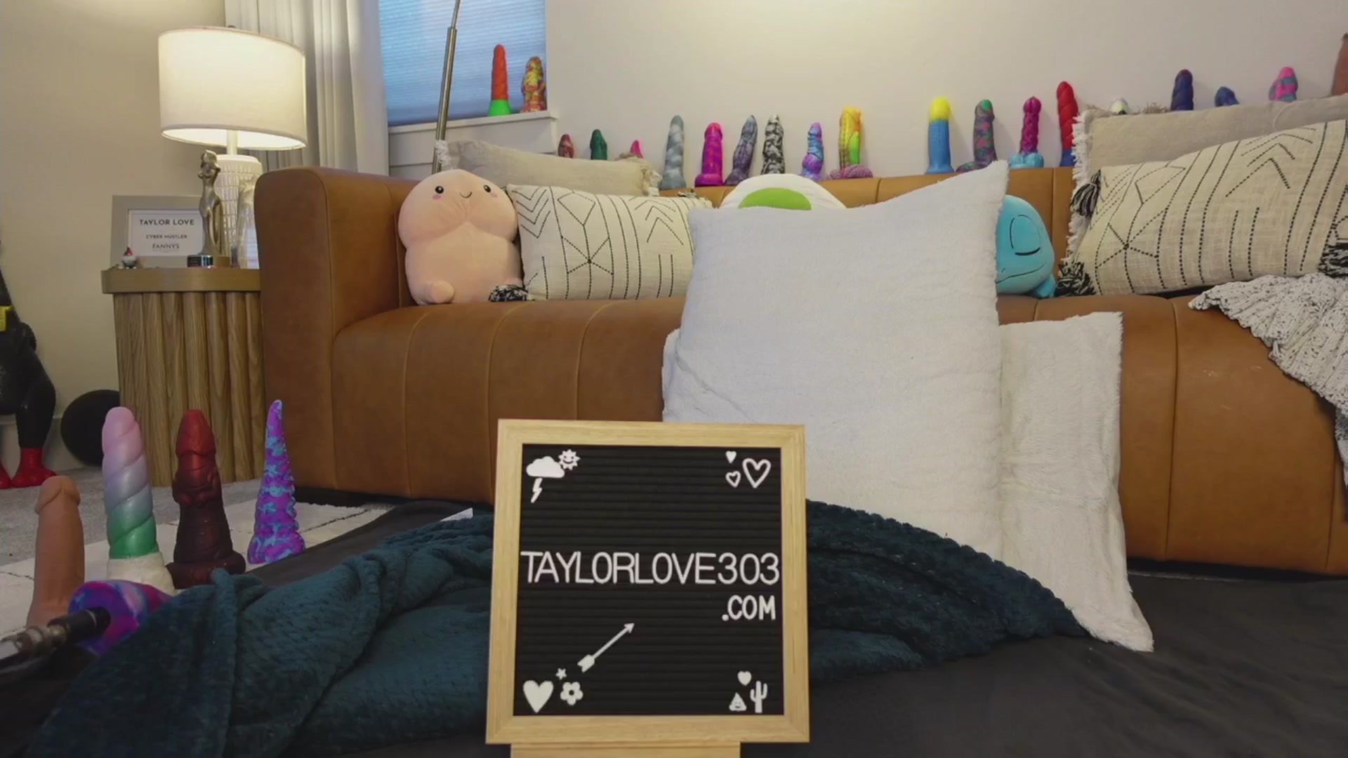 Gallery image thumbnail from TaylorLove303's myfreecams stream on, 05/29/2025, 15:36 image 14 of 20
