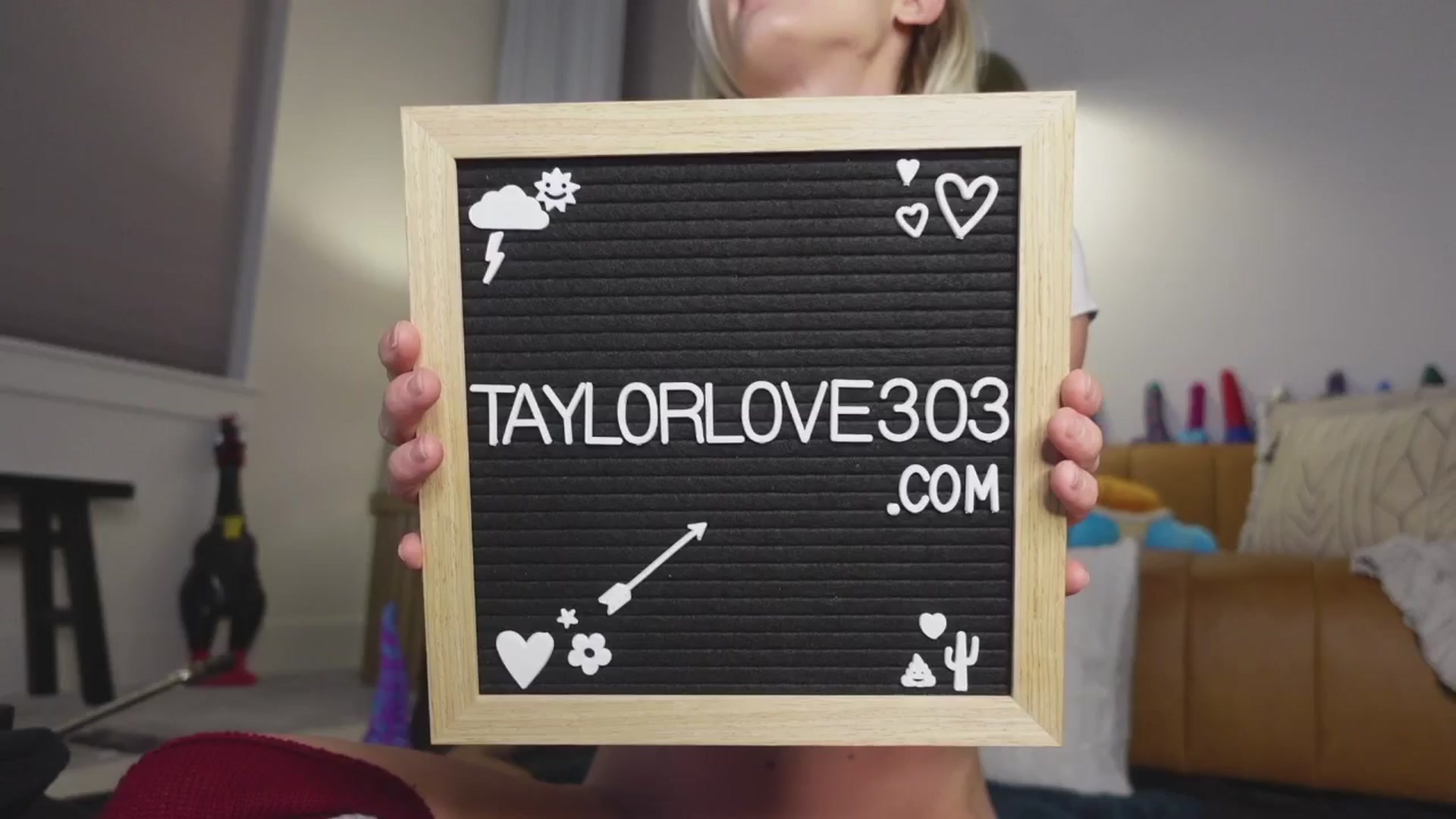 Gallery image thumbnail from TaylorLove303's myfreecams stream on, 06/13/2025, 14:49 image 3 of 20