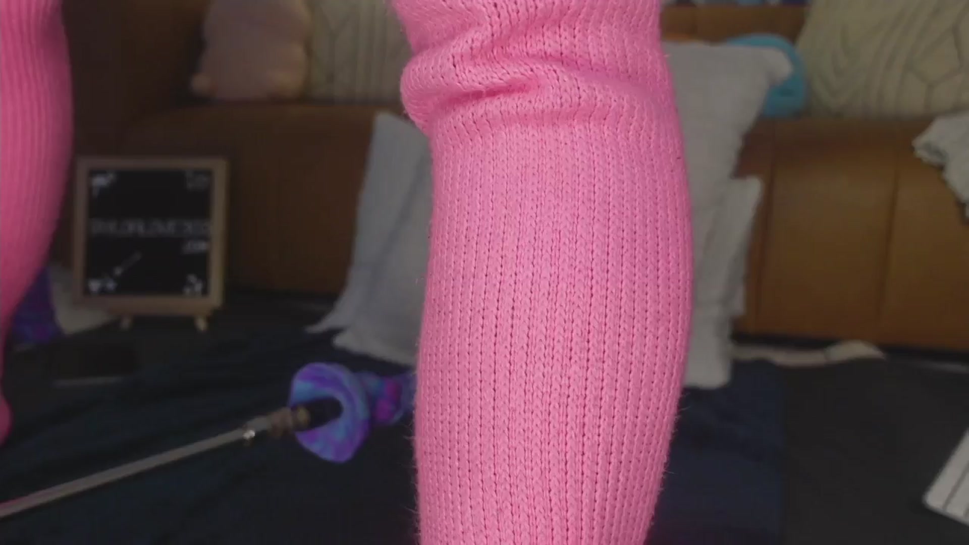 Gallery image thumbnail from TaylorLove303's myfreecams stream on, 06/25/2025, 14:38 image 12 of 20
