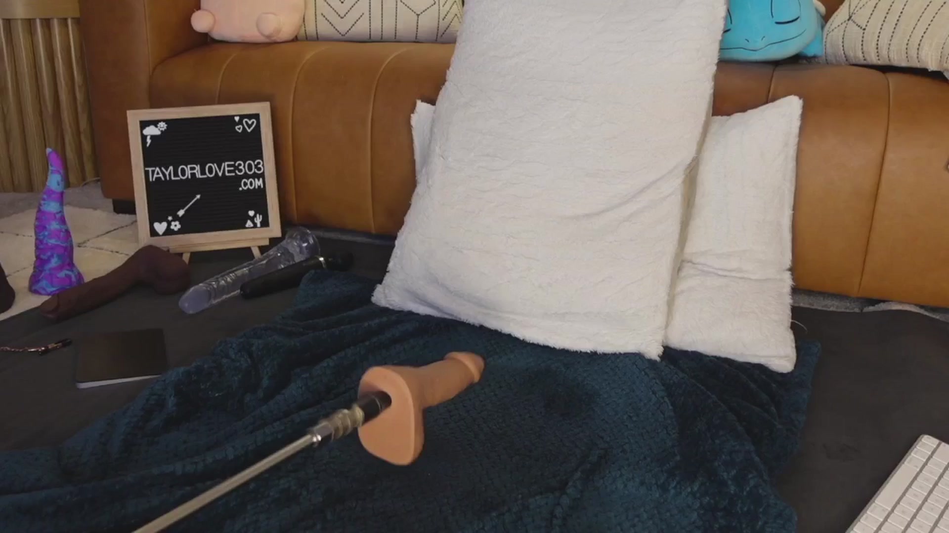 Gallery image thumbnail from TaylorLove303's myfreecams stream on, 07/01/2025, 12:38 image 13 of 20