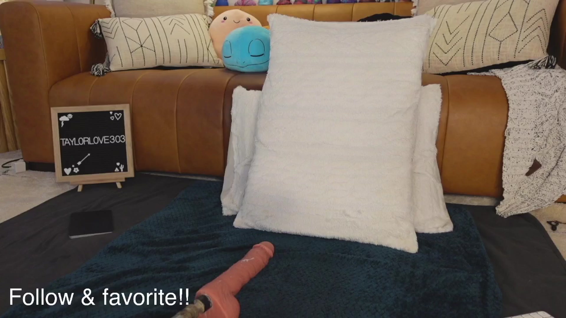 Gallery image thumbnail from TaylorLove303's myfreecams stream on, 08/20/2025, 15:33 image 7 of 20