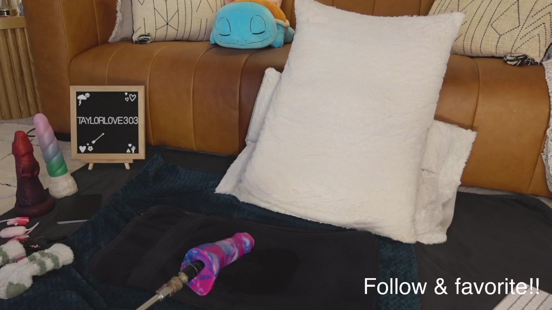 Gallery image thumbnail from TaylorLove303's myfreecams stream on, 08/23/2025, 15:08 image 15 of 20