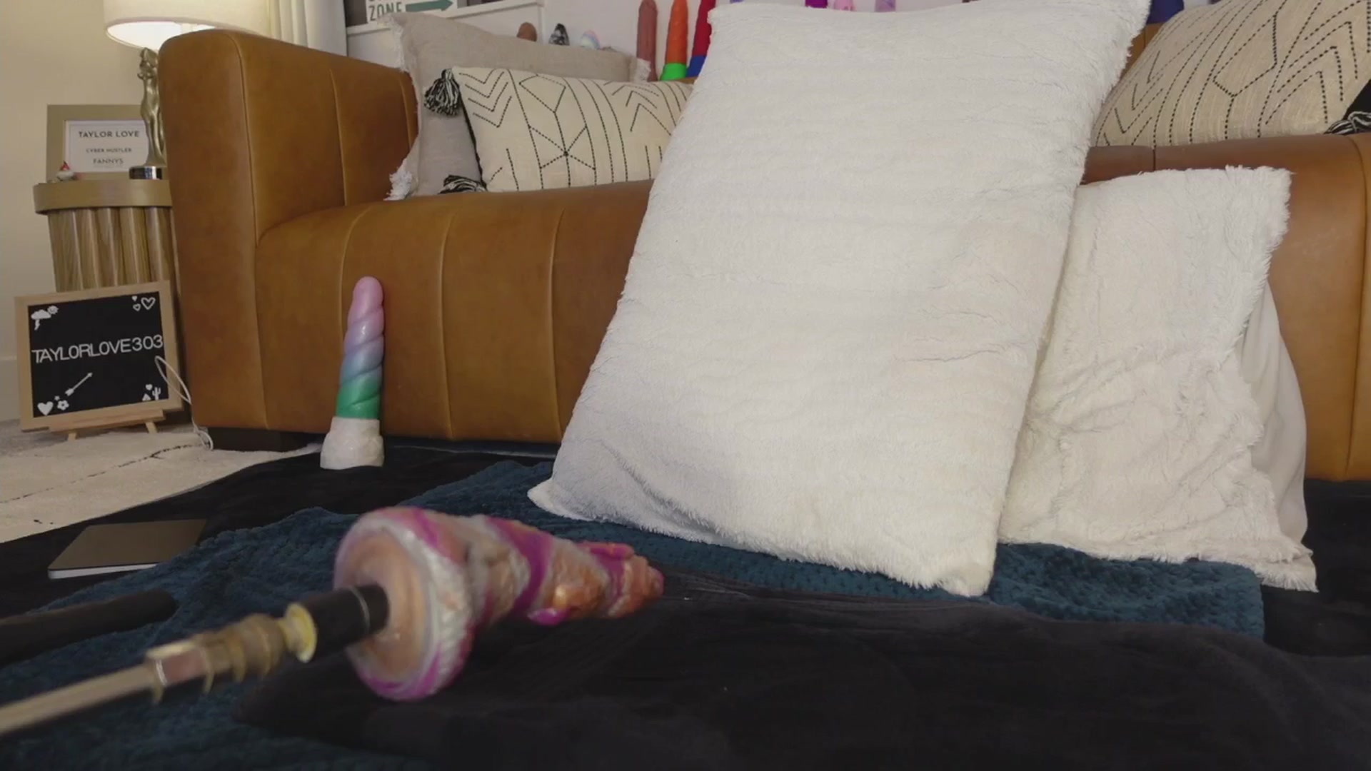 Gallery image thumbnail from TaylorLove303's myfreecams stream on, 11/04/2025, 16:05 image 9 of 20