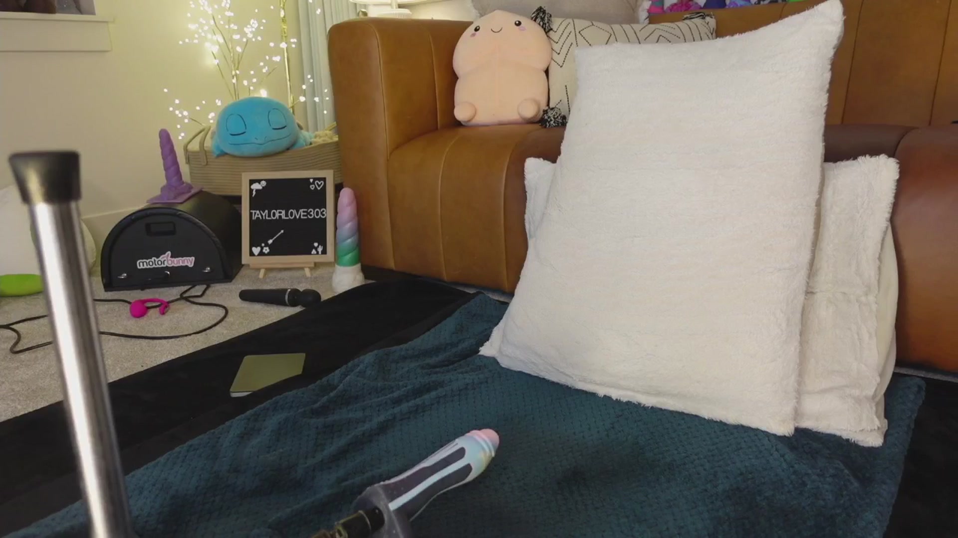 Gallery image thumbnail from TaylorLove303's myfreecams stream on, 03/21/2026, 13:24 image 2 of 20