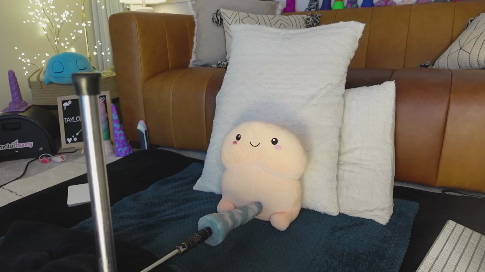Gallery image thumbnail from TaylorLove303's myfreecams stream on, 04/01/2026, 14:51 image 14 of 20