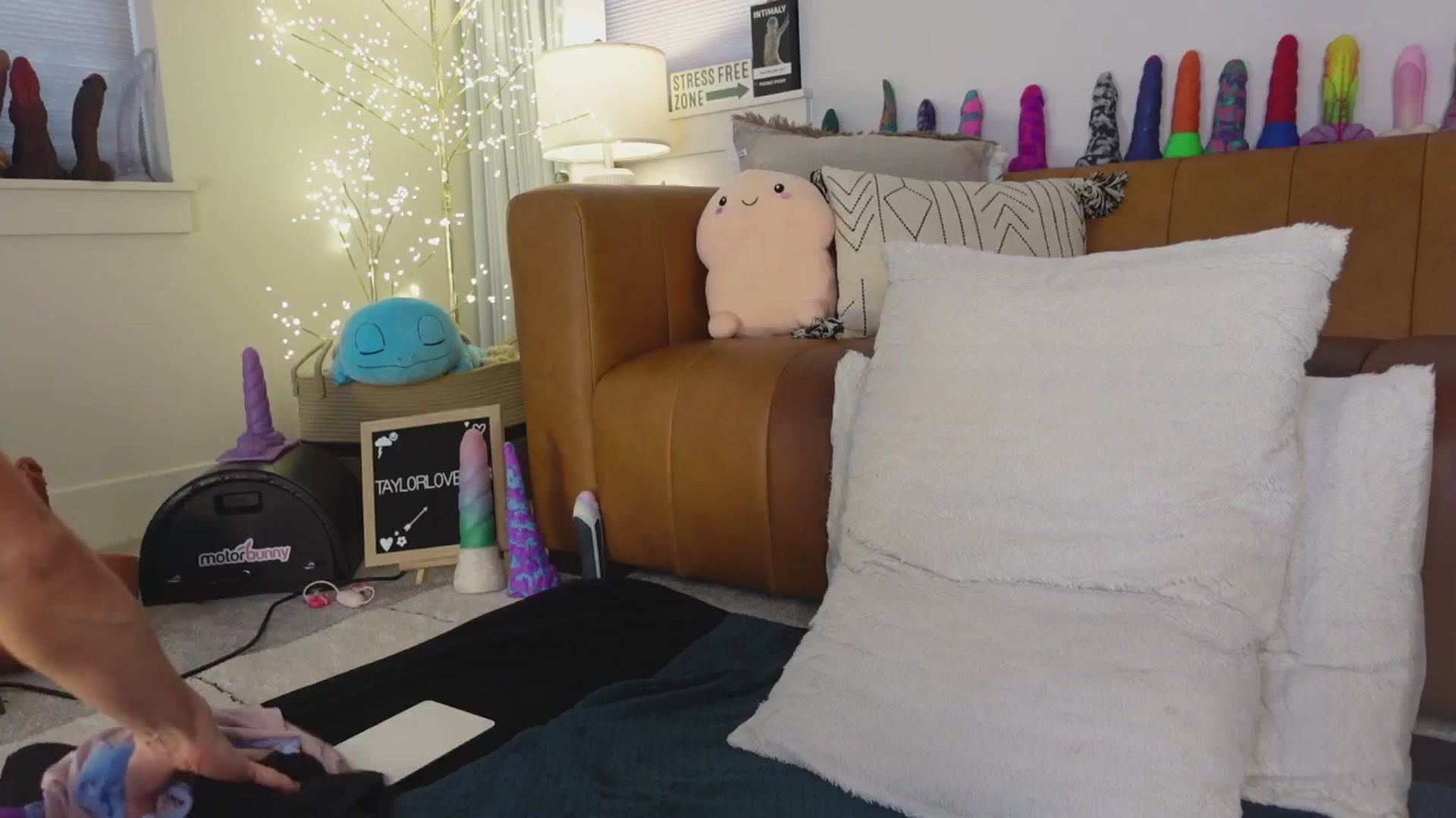 Gallery image thumbnail from TaylorLove303's myfreecams stream on, 04/01/2026, 14:51 image 20 of 20